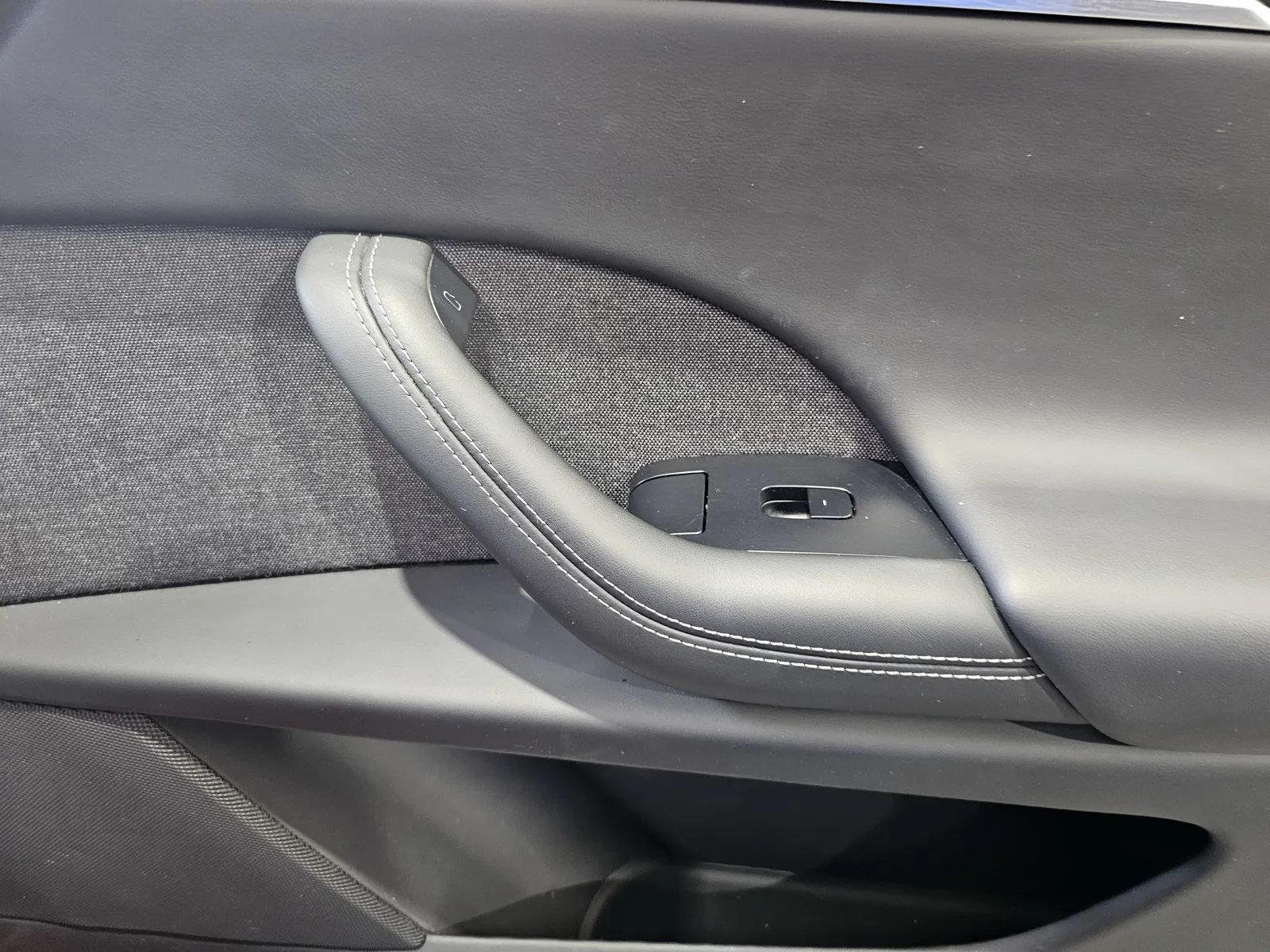 Tesla Model X photo 6