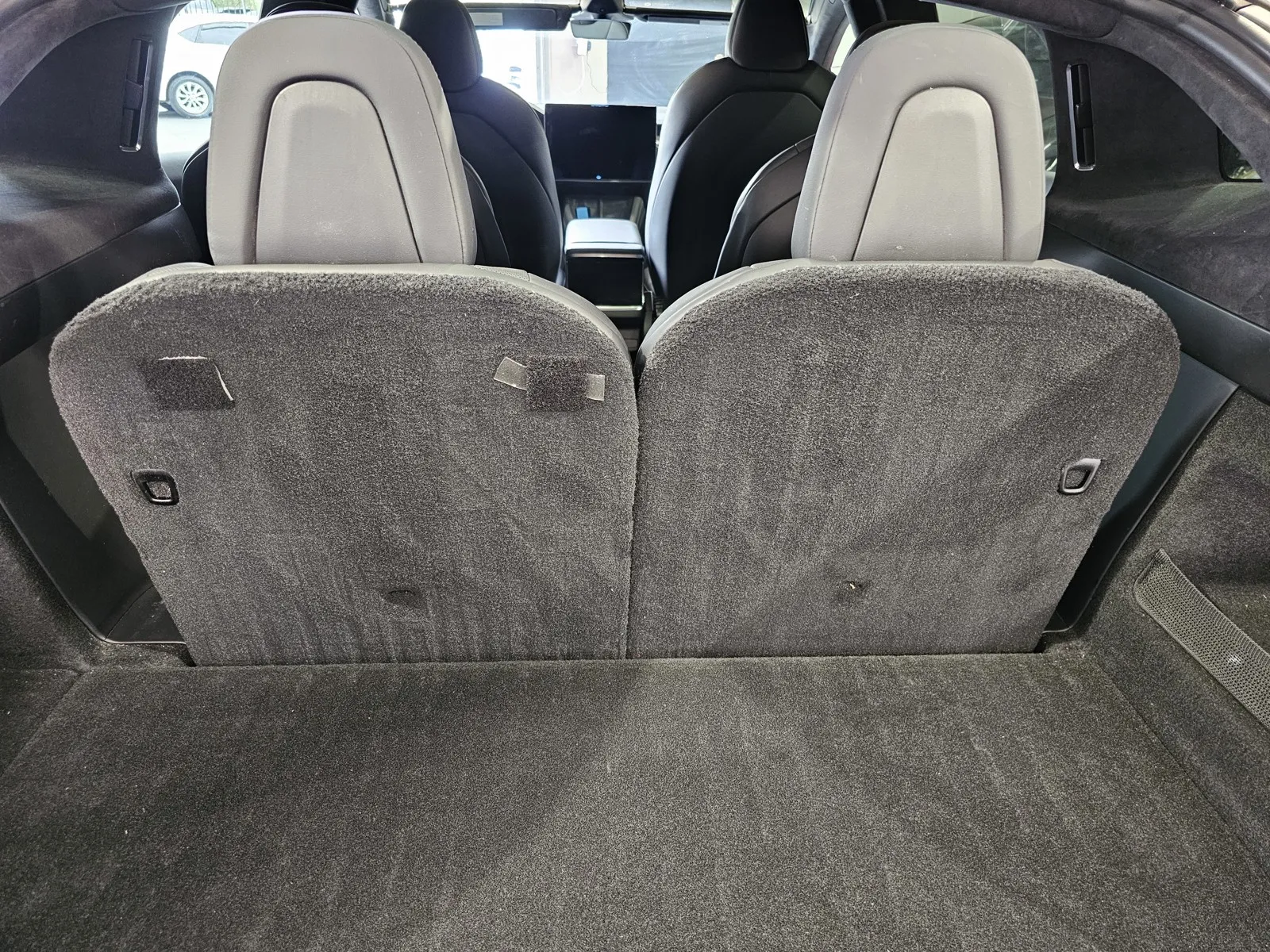 Tesla Model X photo 10
