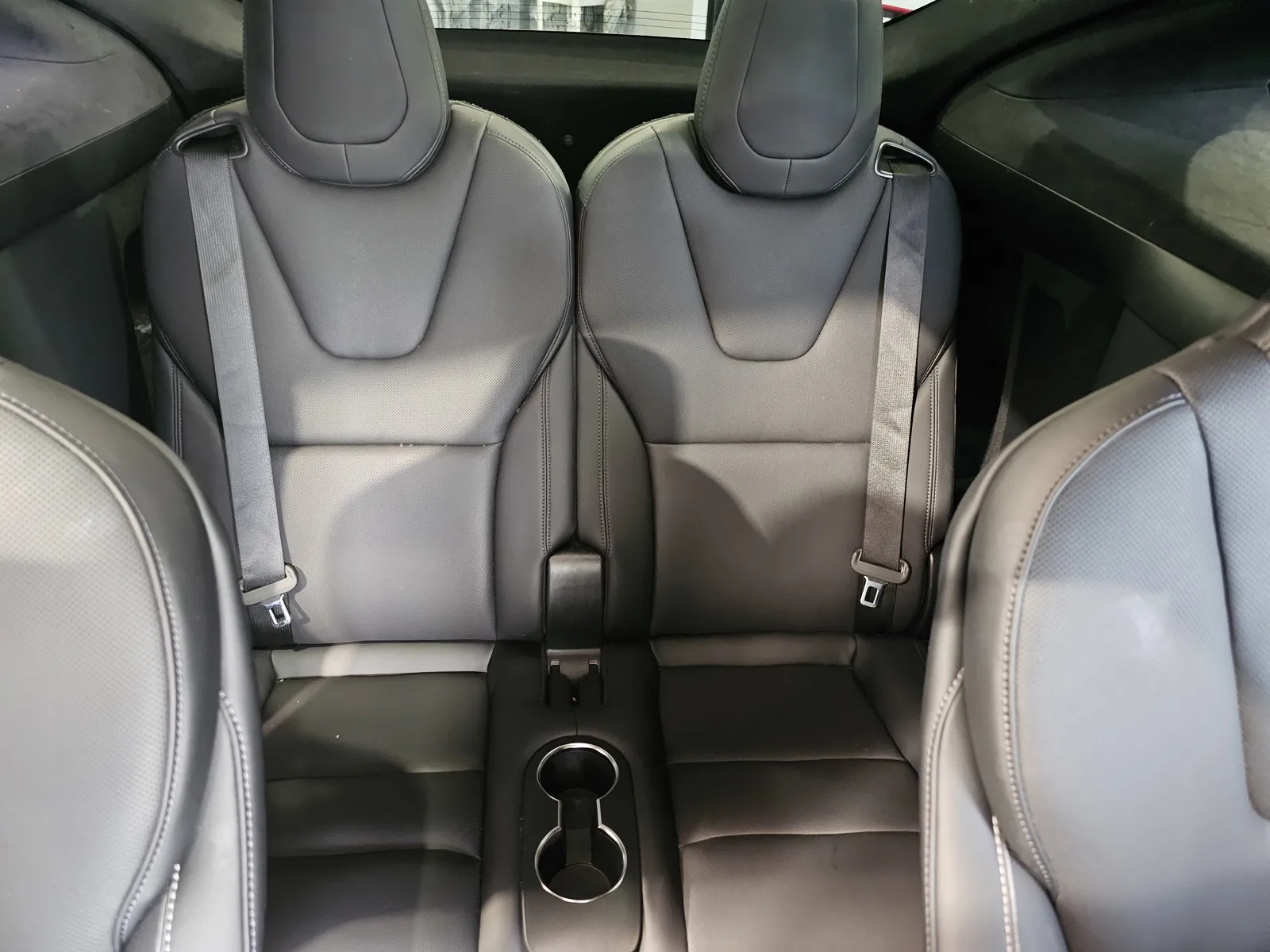 Tesla Model X photo 9