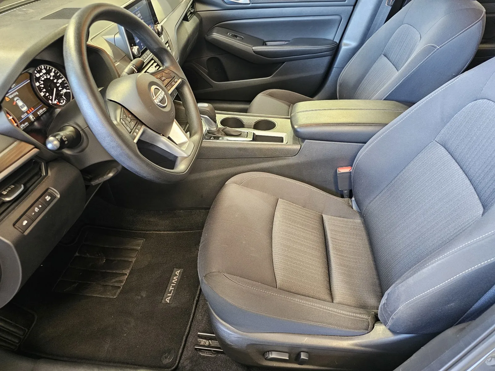 Nissan Altima photo 14