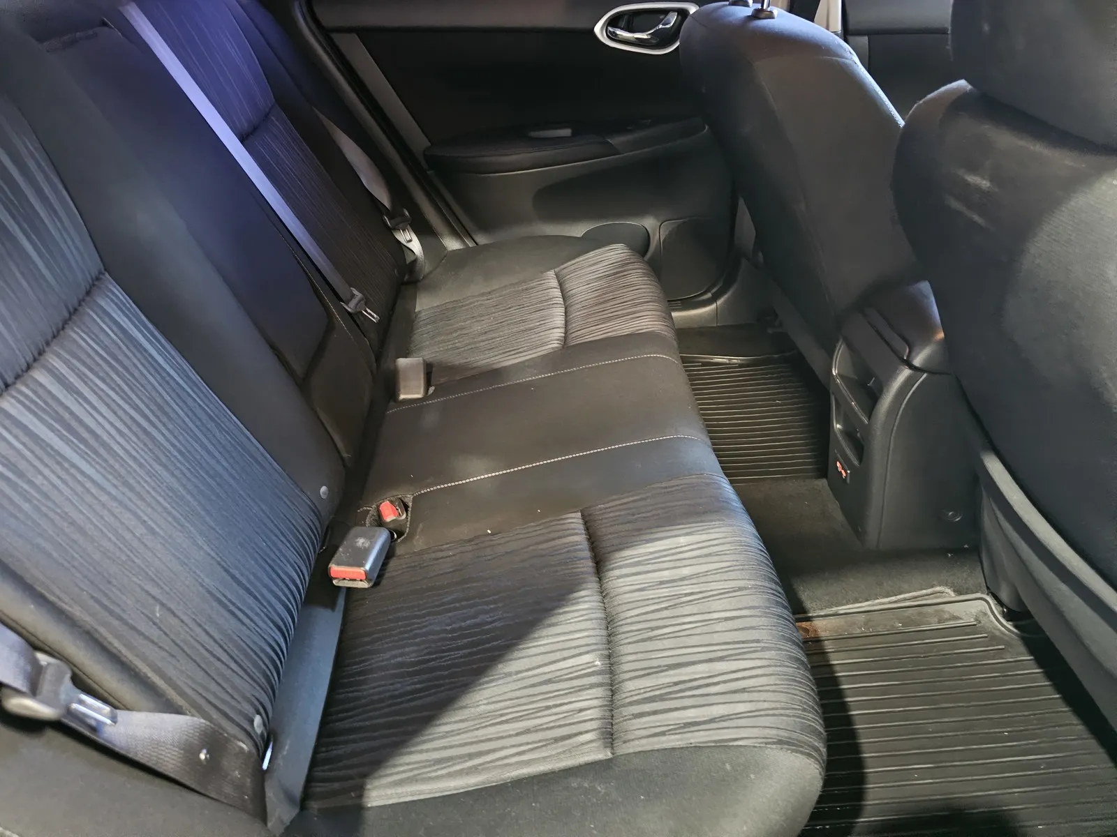 Nissan Sentra photo 9