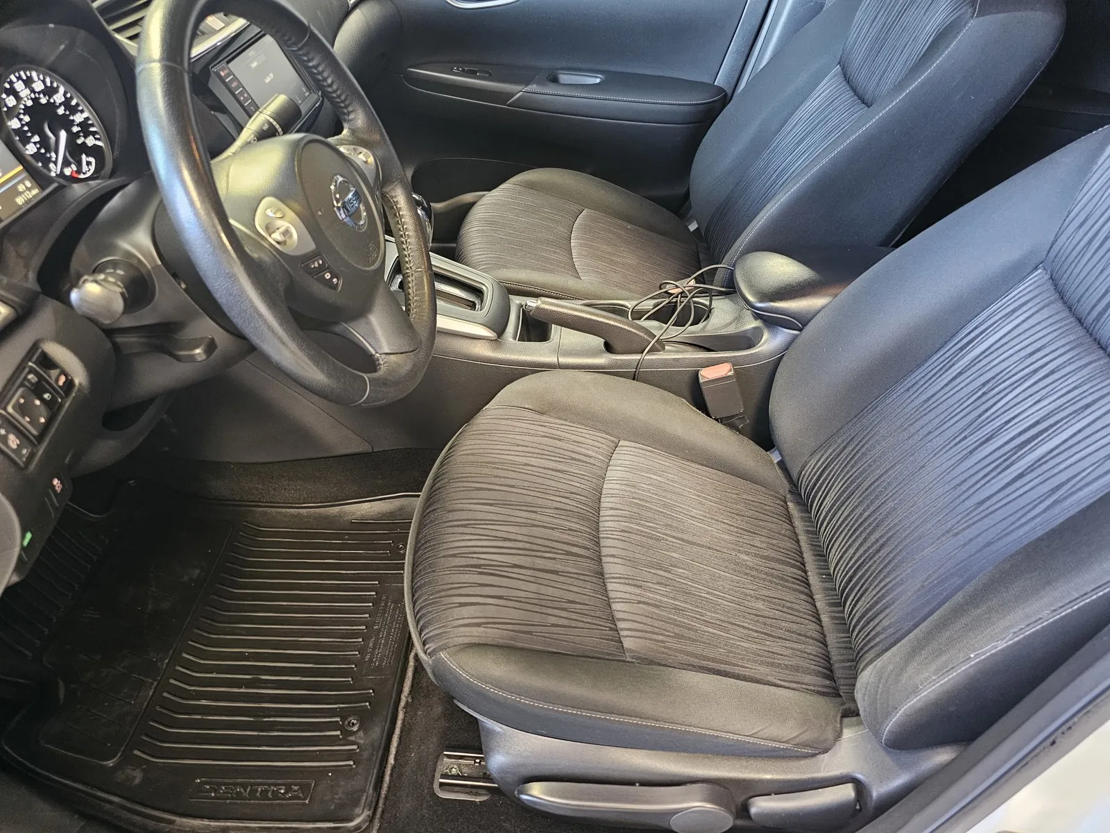 Nissan Sentra photo 14