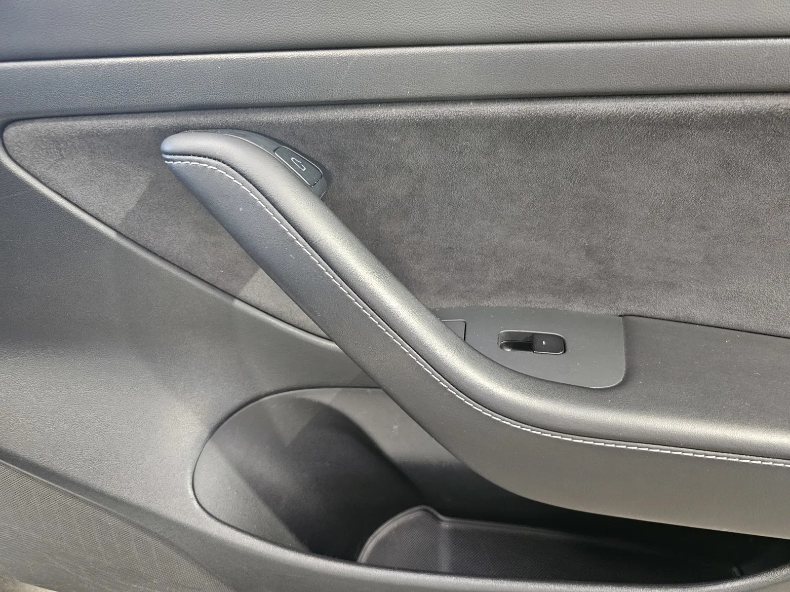 Tesla Model 3 photo 6
