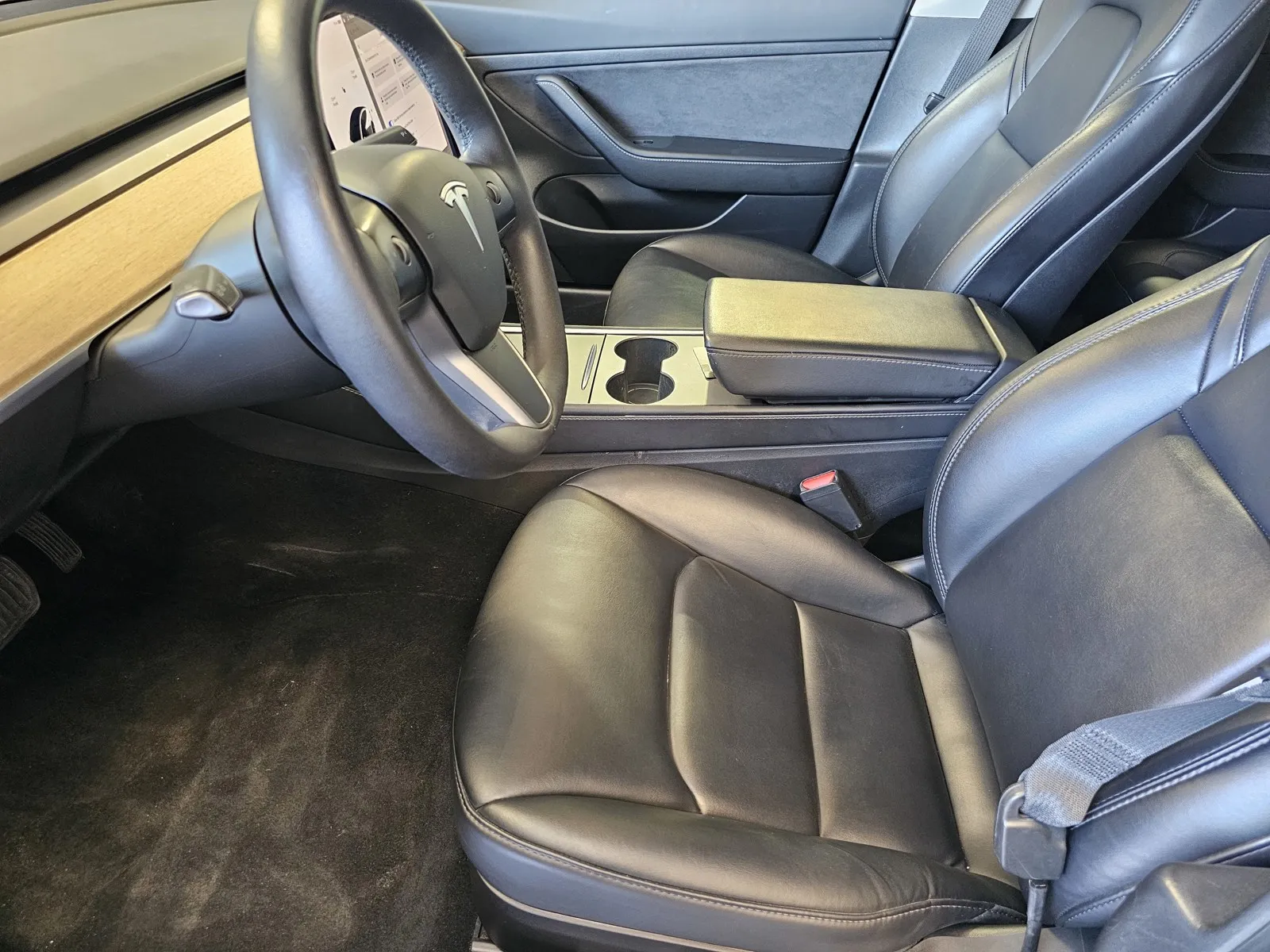 Tesla Model 3 photo 13