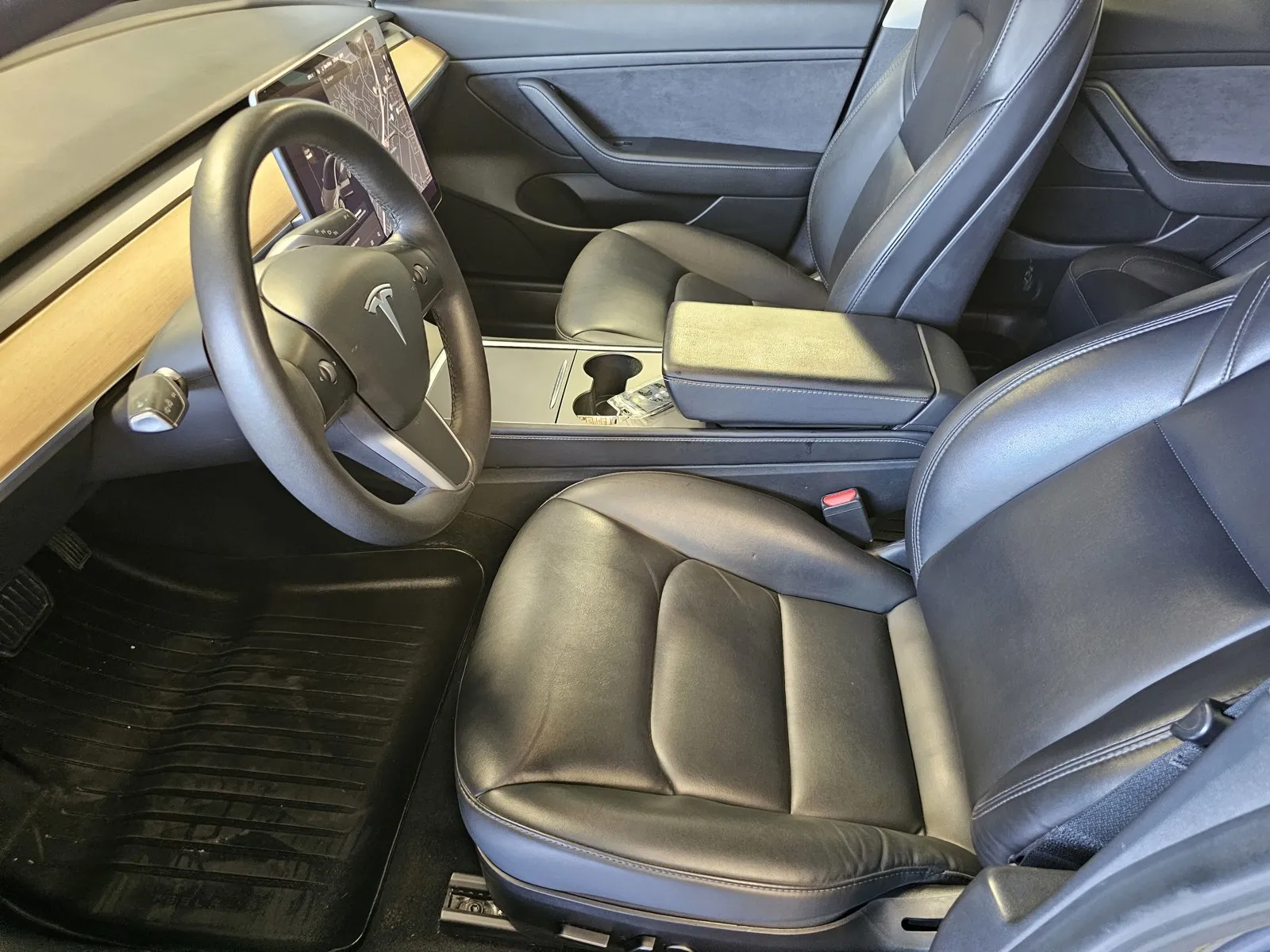 Tesla Model 3 photo 14