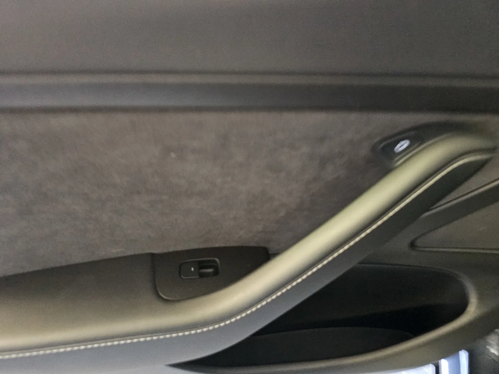 Tesla Model 3 photo 11