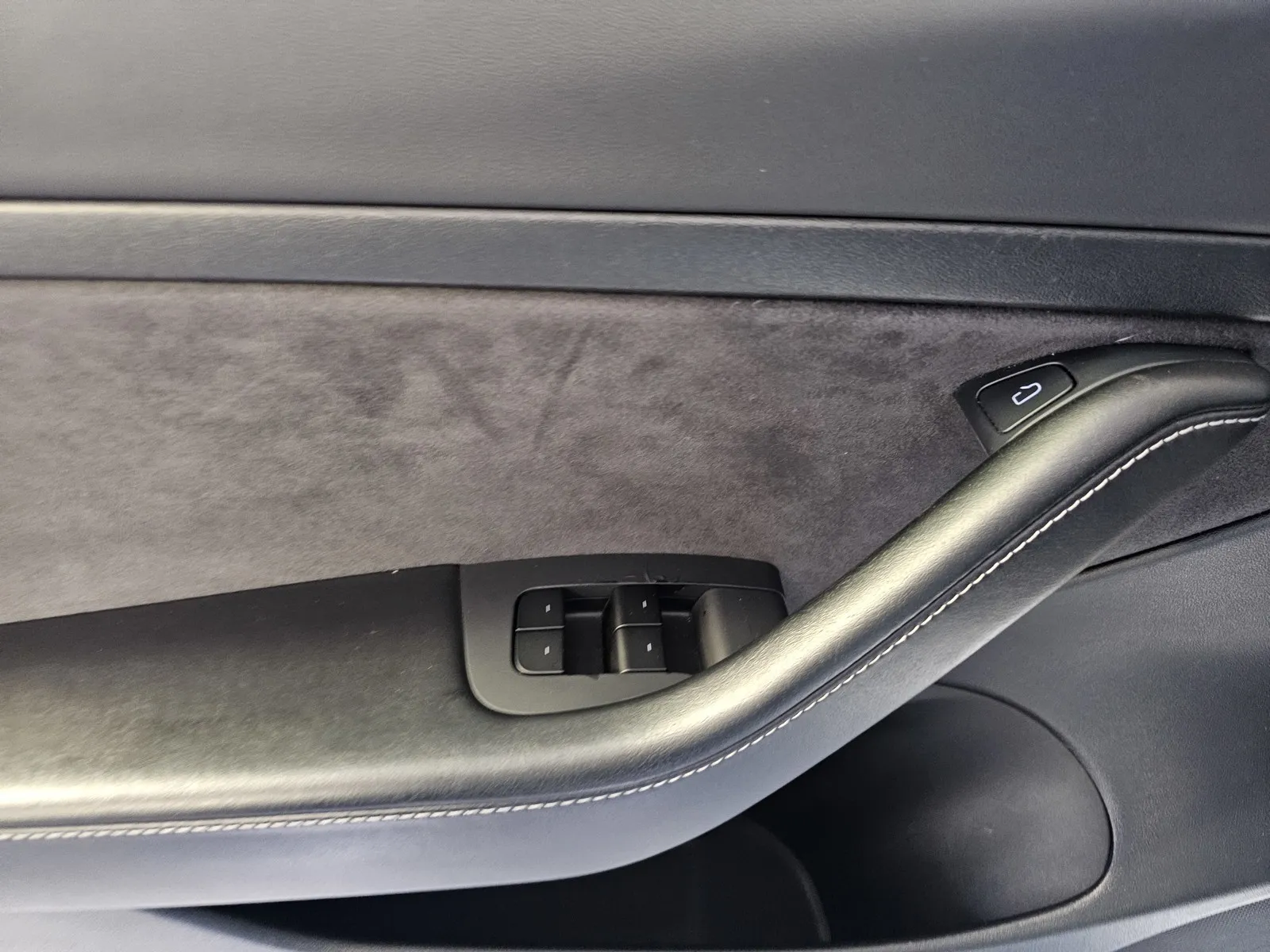 Tesla Model 3 photo 13