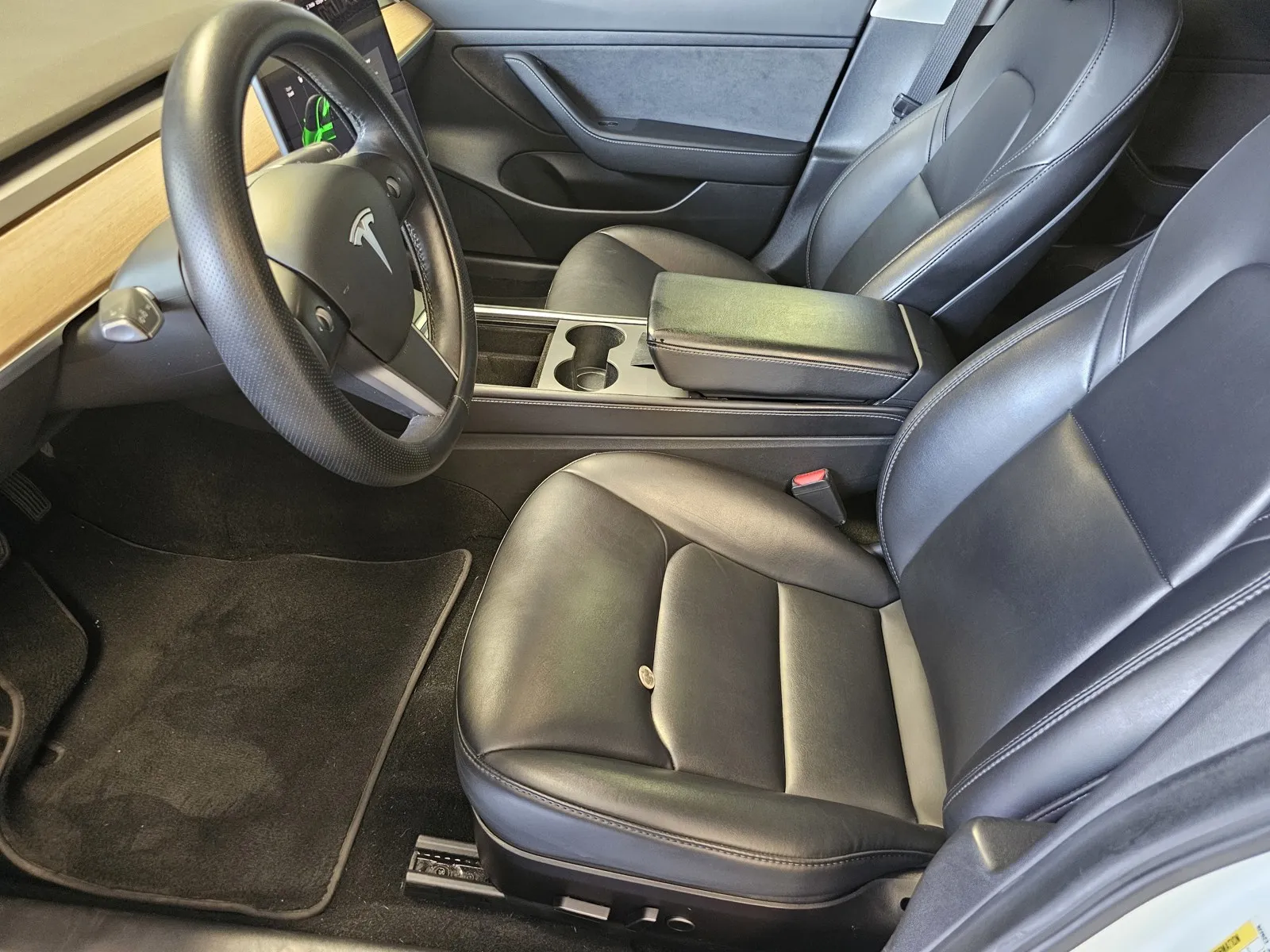 Tesla Model 3 photo 14