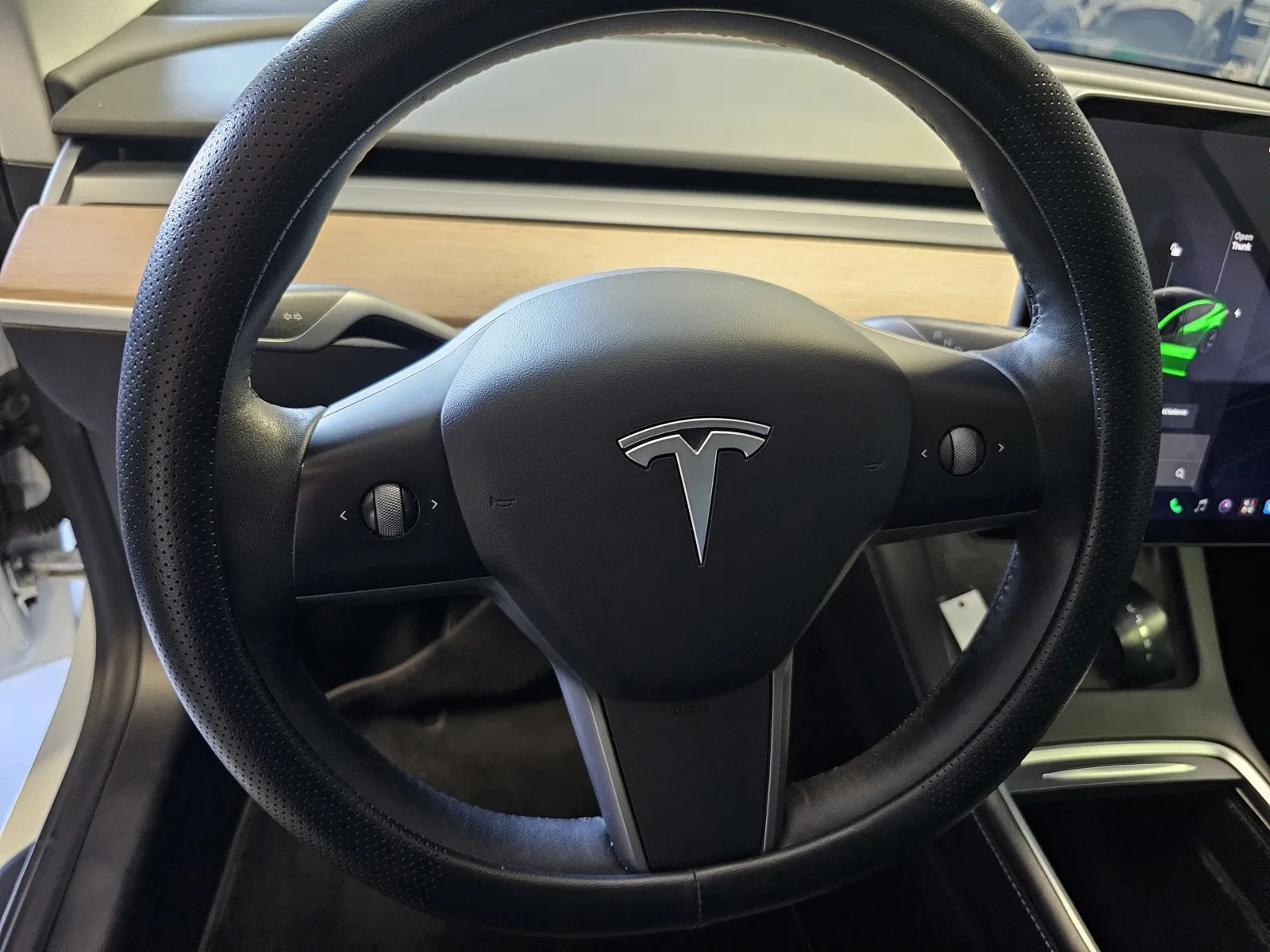 Tesla Model 3 photo 15
