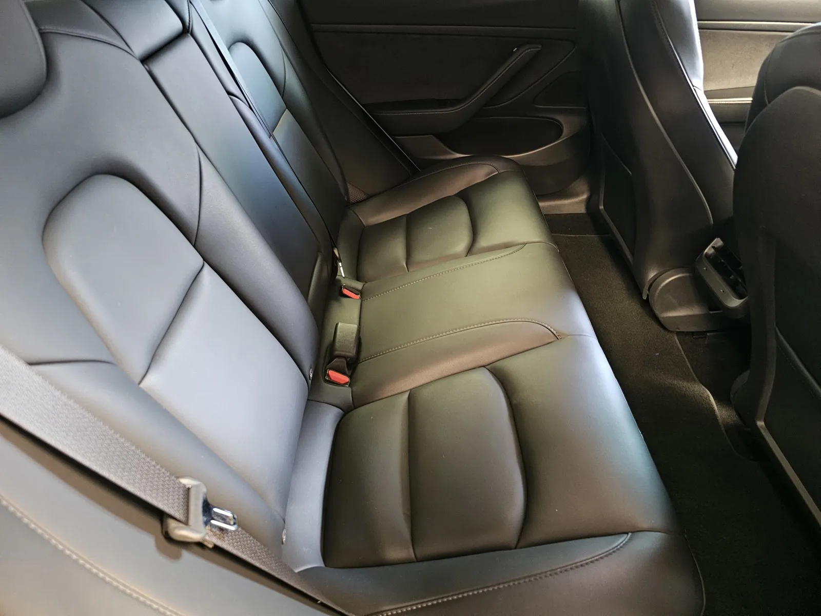 Tesla Model 3 photo 9