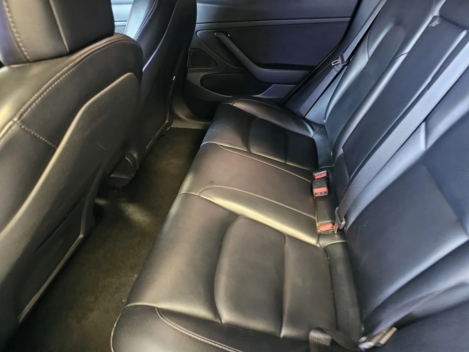 Tesla Model 3 photo 12