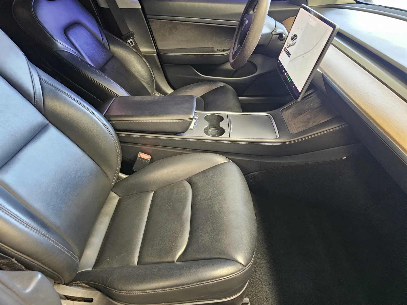 Tesla Model 3 photo 7
