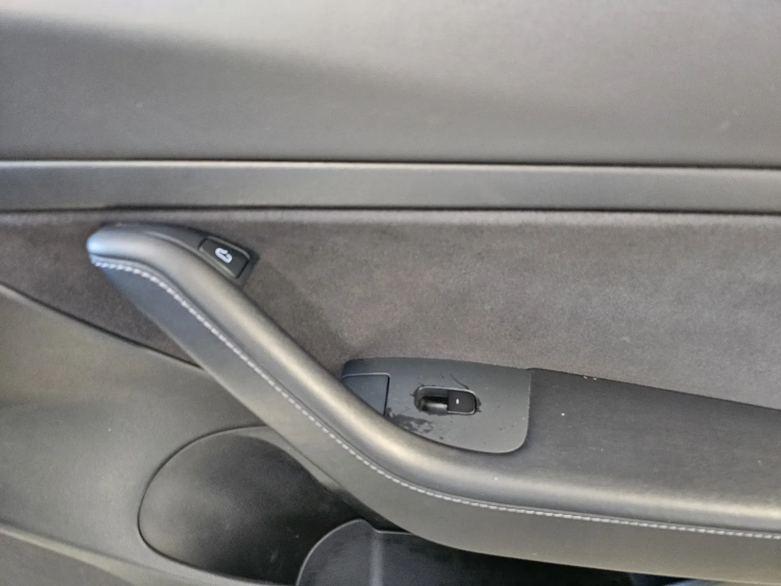 Tesla Model 3 photo 6