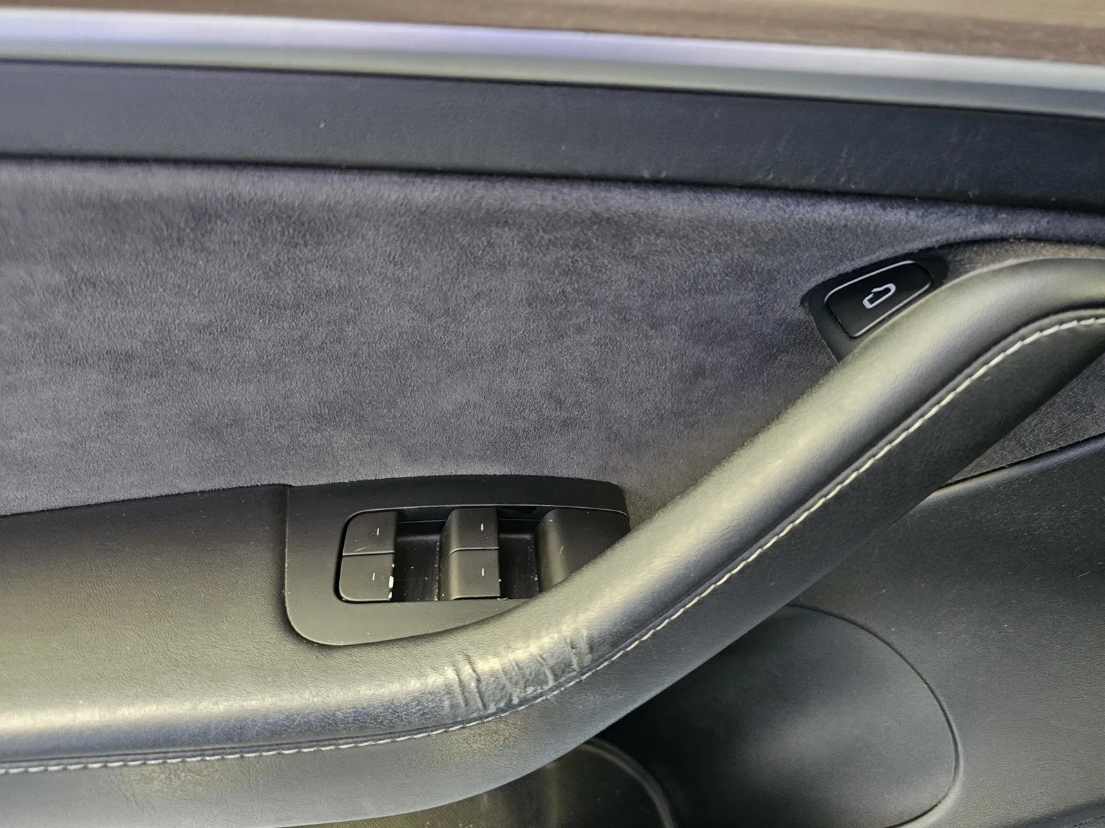 Tesla Model 3 photo 13