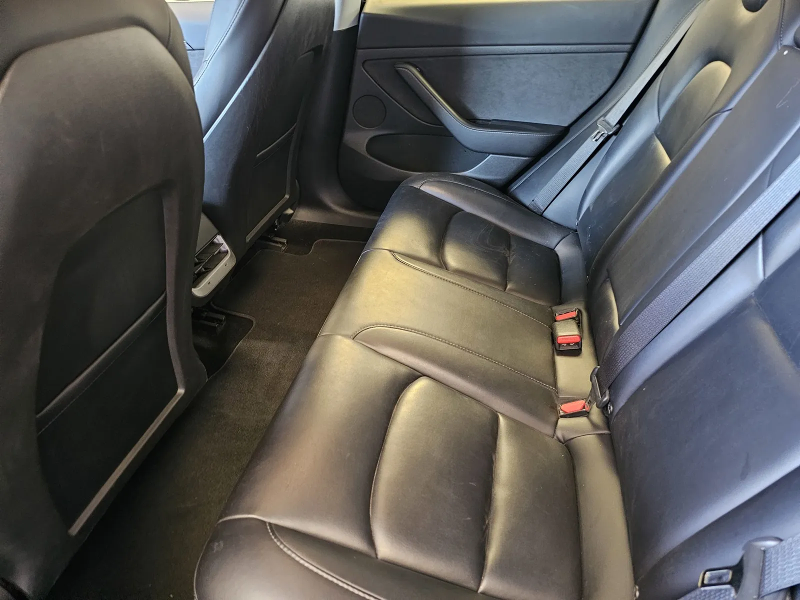 Tesla Model 3 photo 12