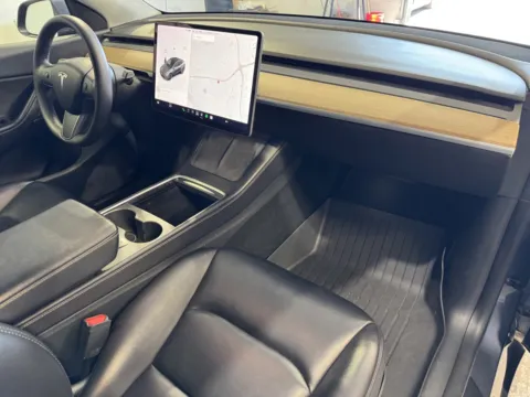 More photos of 2022 Tesla Model Y Long Range at Premium Autos - Norco, CA