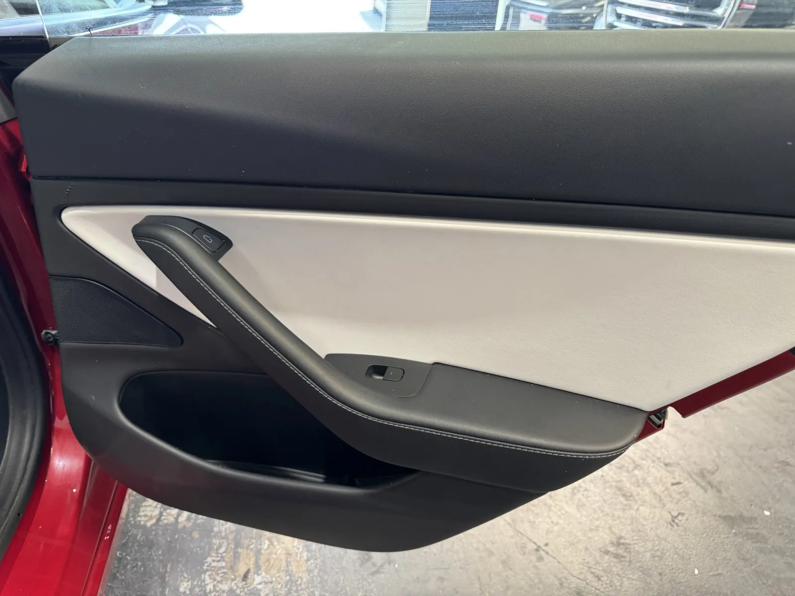 Tesla Model 3 photo 9