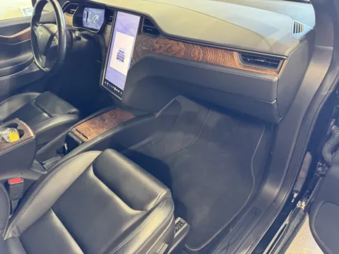 More photos of 2021 Tesla Model X Long Range Plus at Premium Autos - Norco, CA