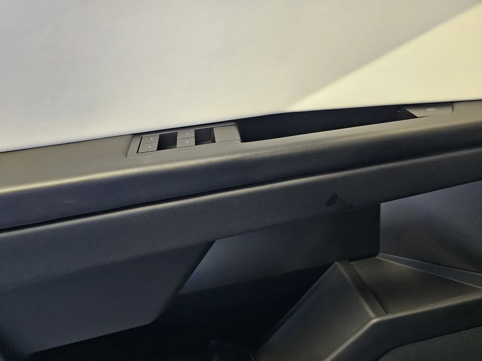 Tesla Cybertruck photo 13