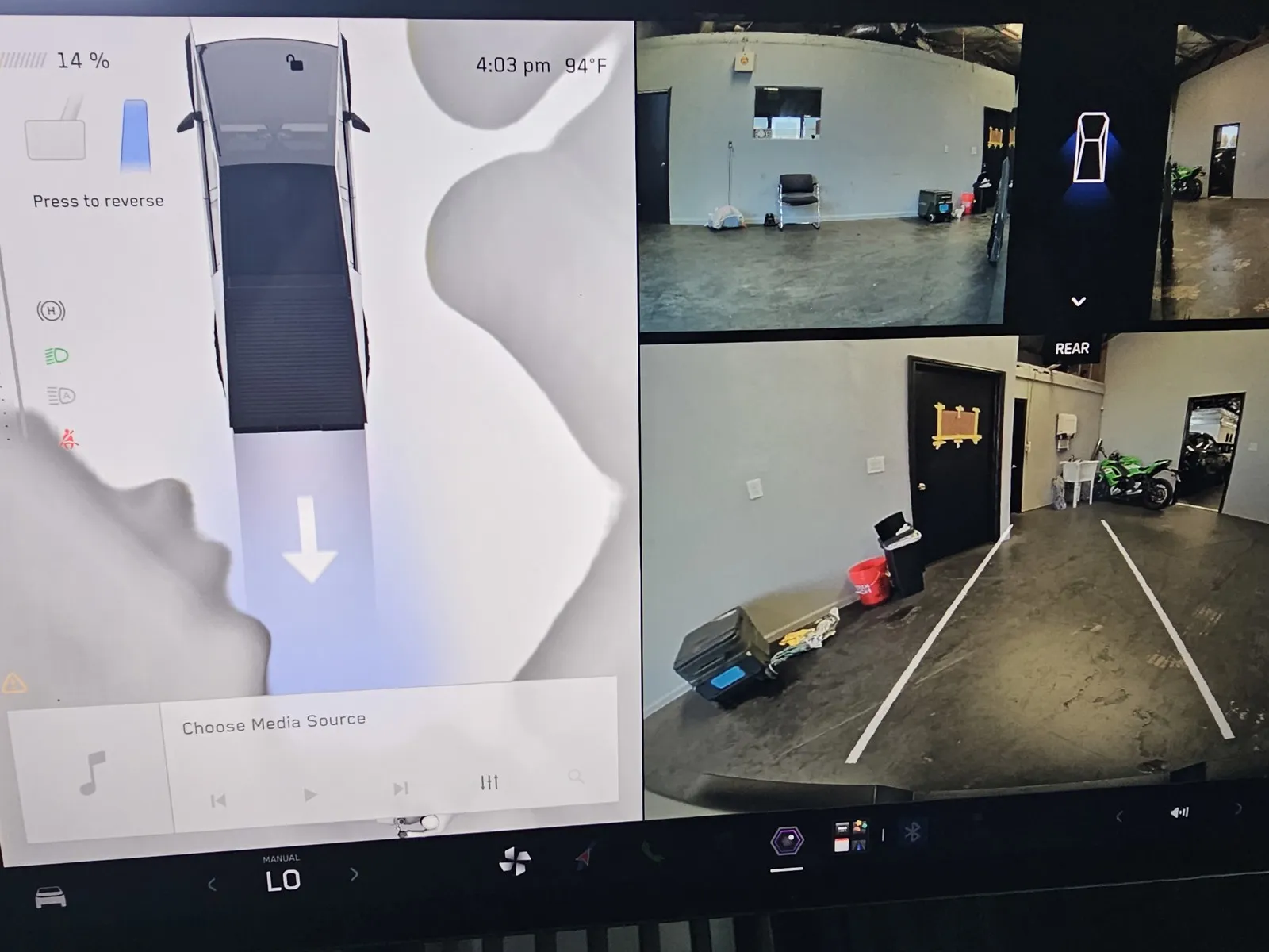 Tesla Cybertruck photo 19