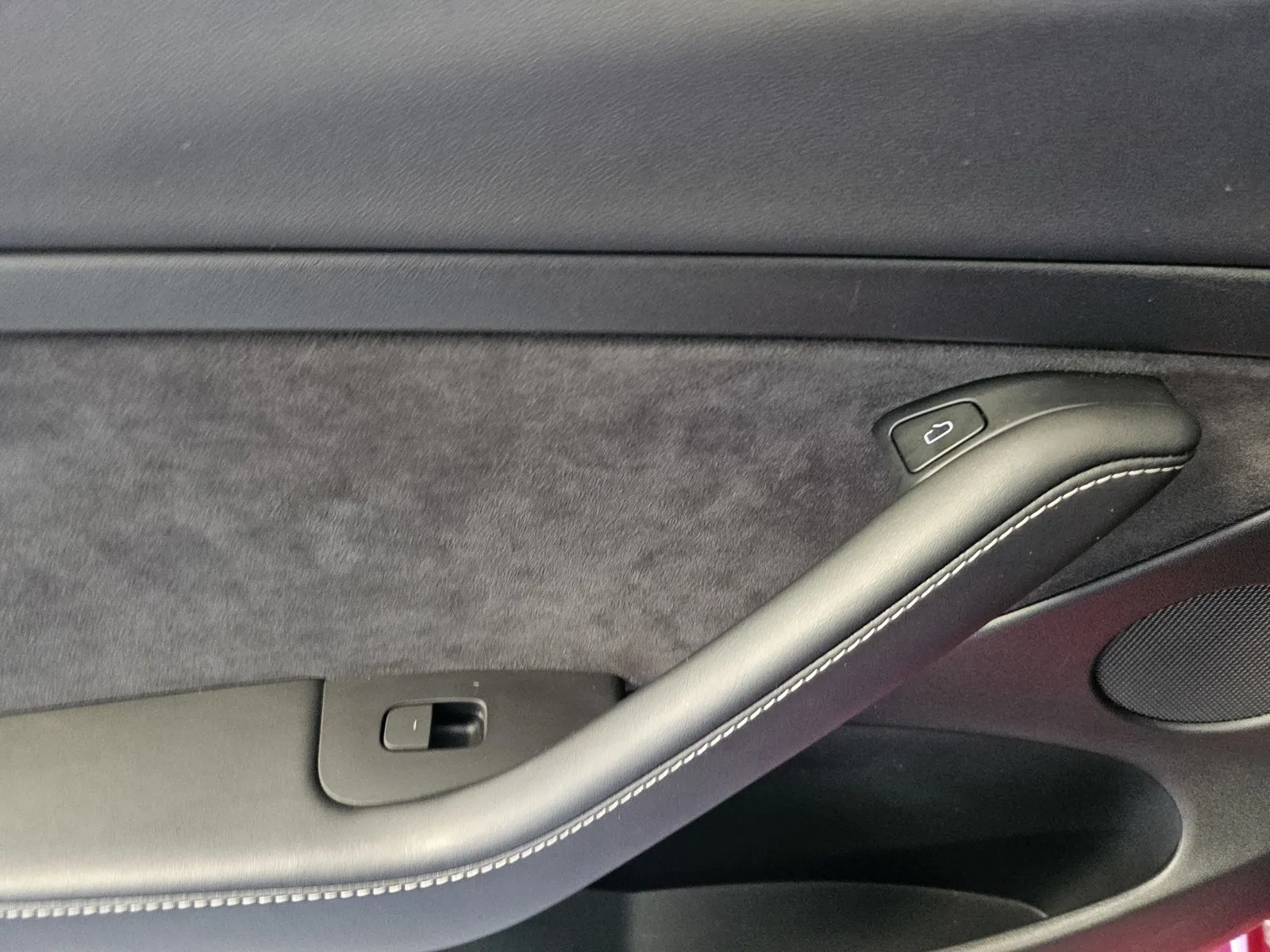 Tesla Model 3 photo 10