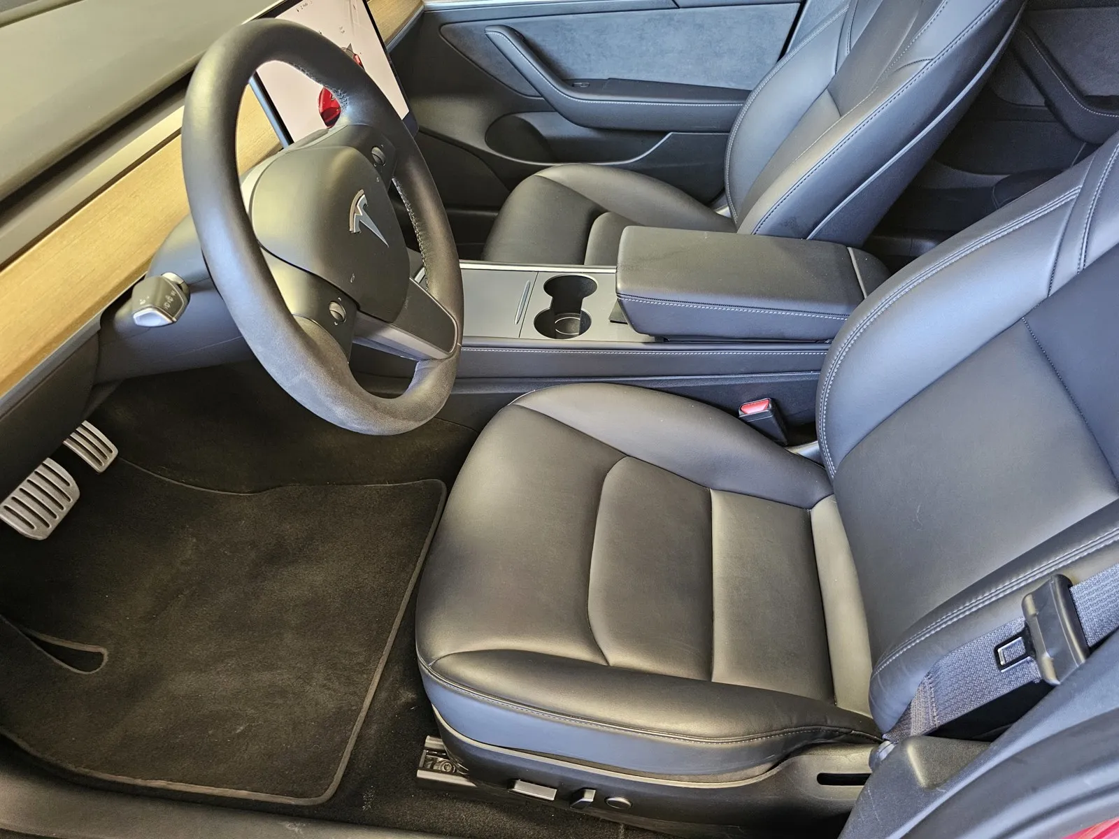 Tesla Model 3 photo 13