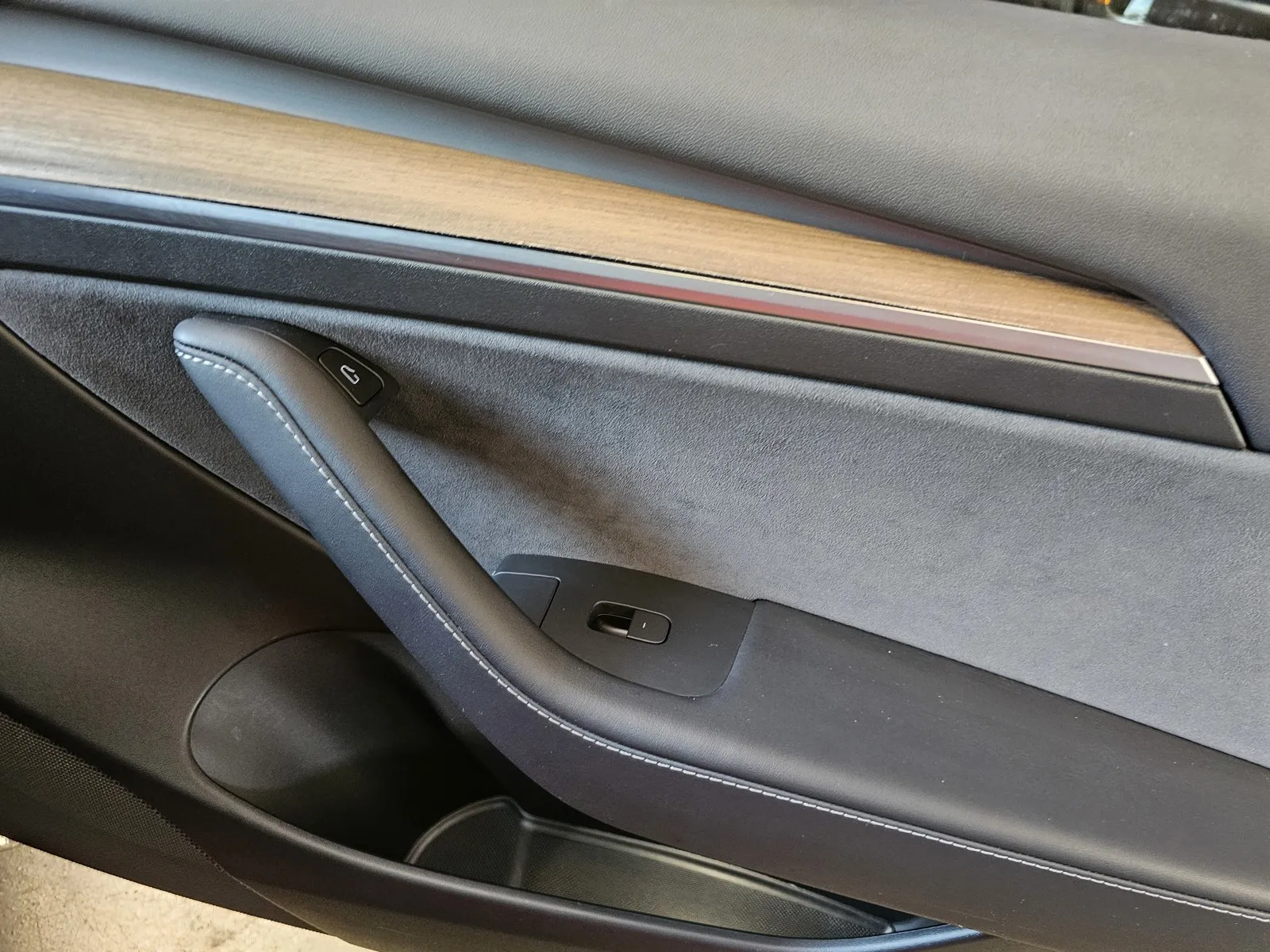 Tesla Model 3 photo 6