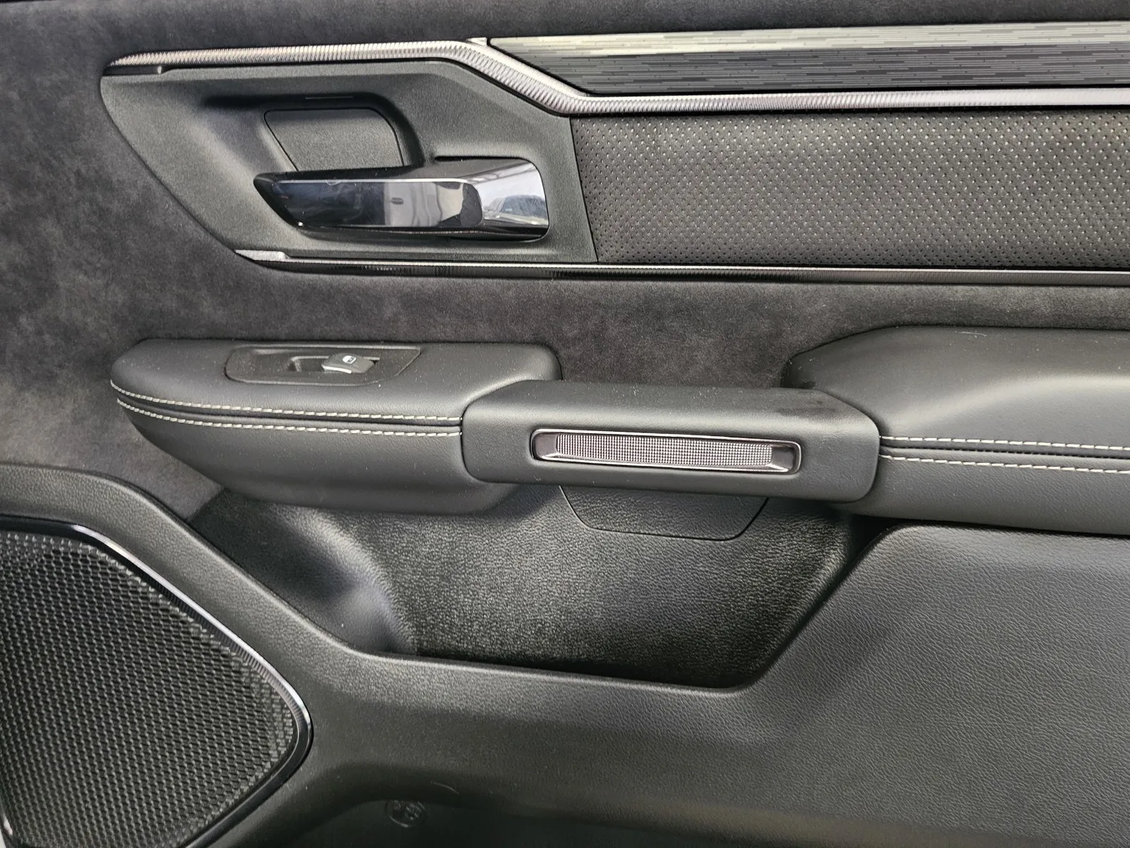 Ram 1500 photo 8