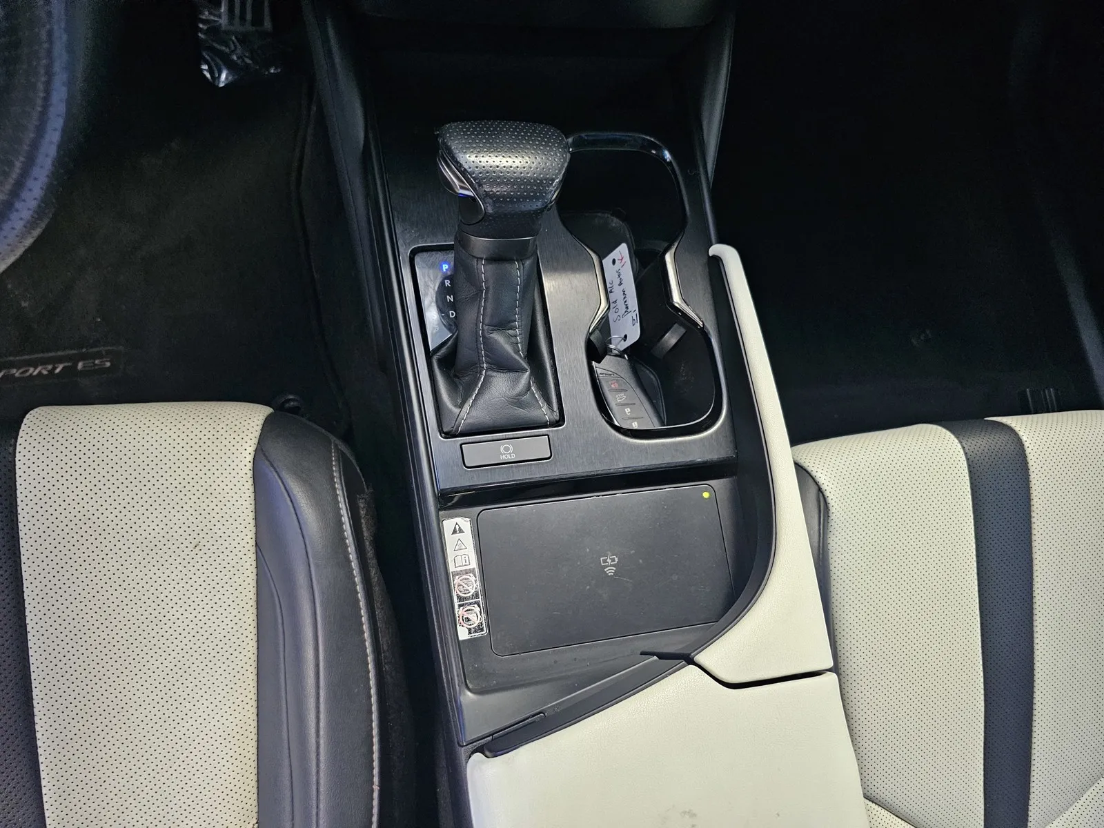Lexus ES photo 16