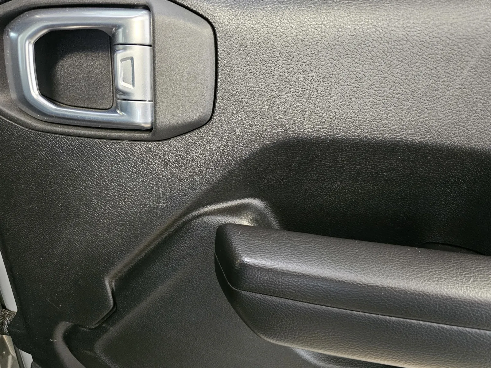 Jeep Wrangler photo 8