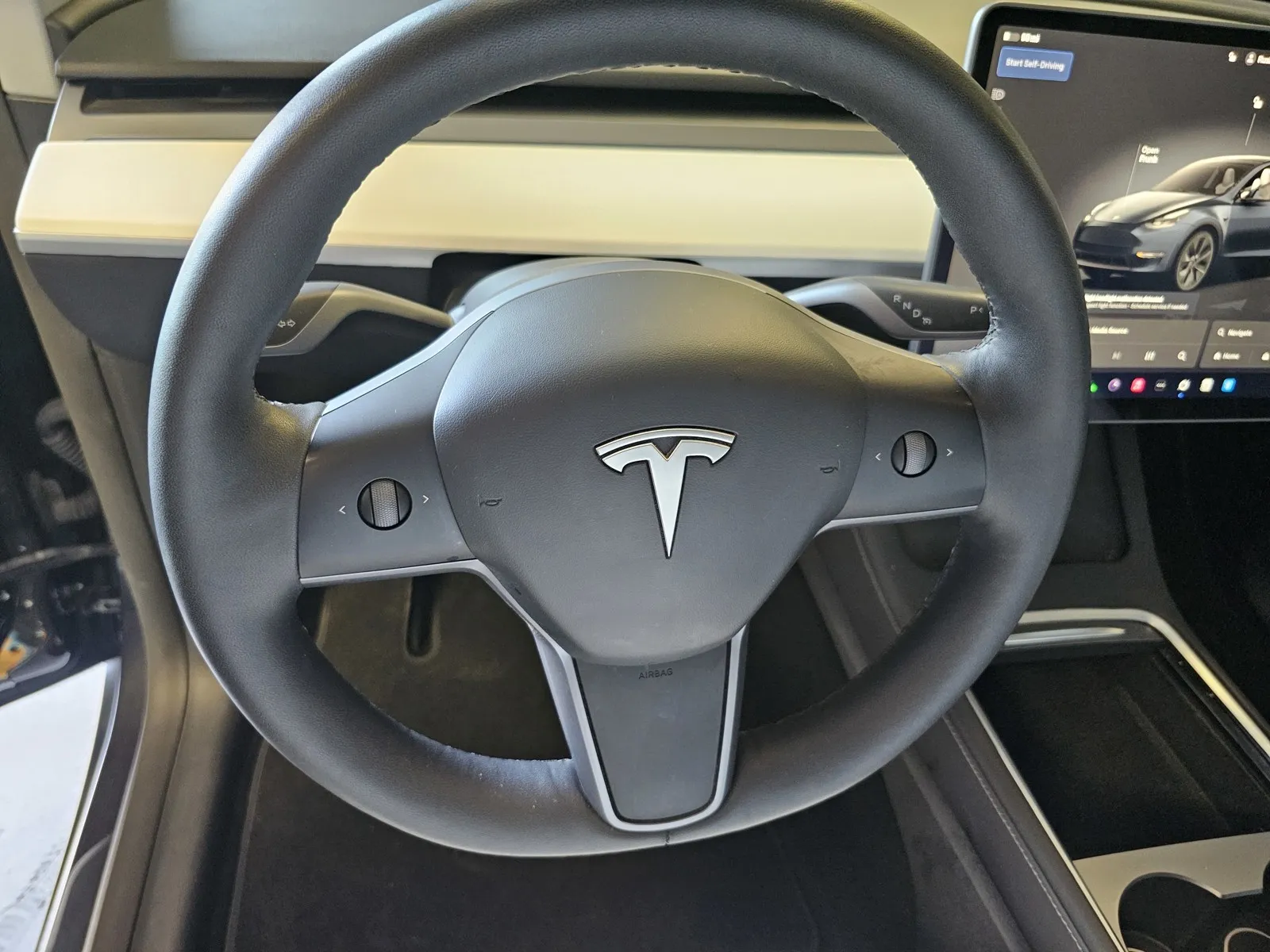 Tesla Model Y photo 15