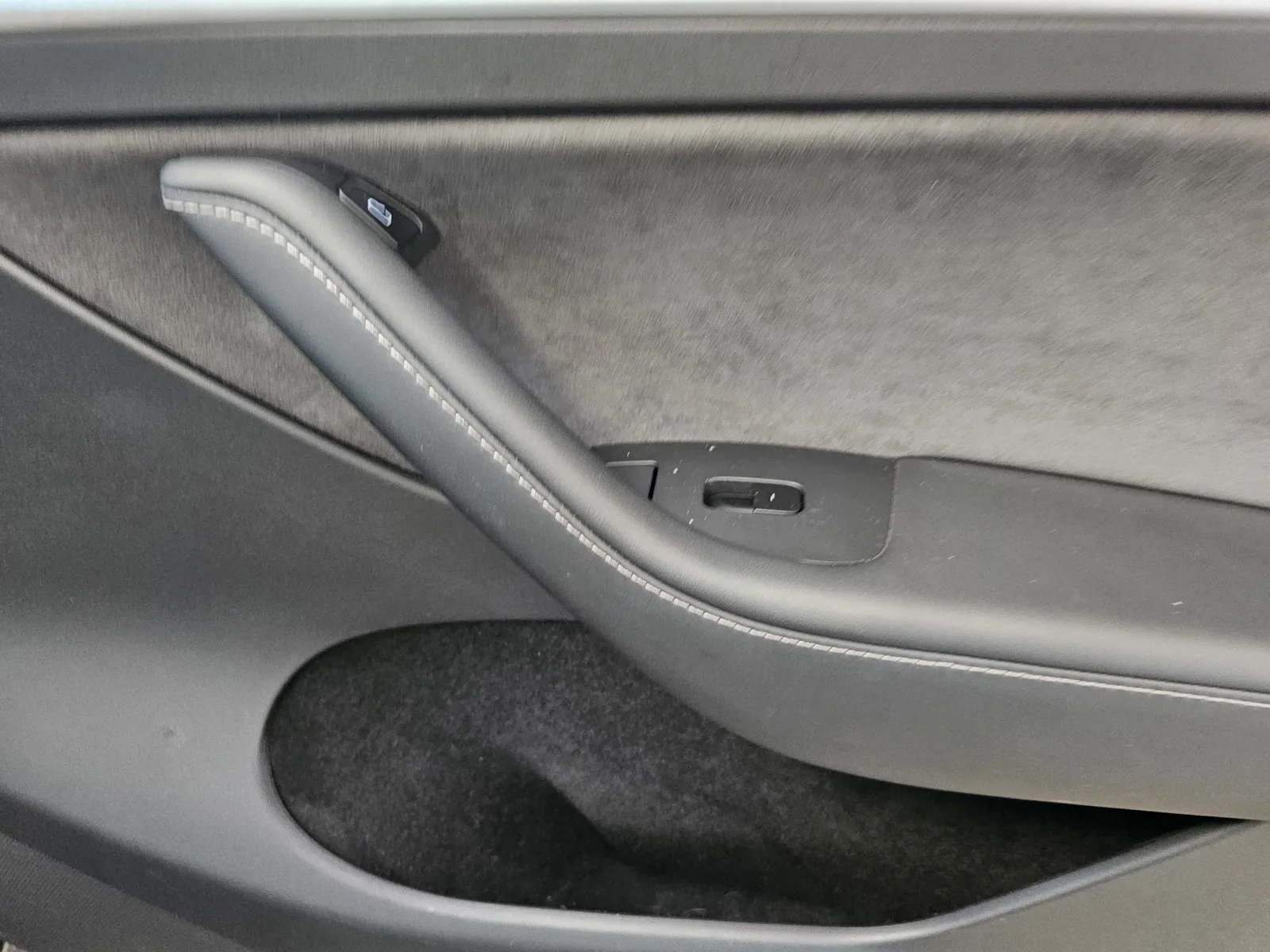 Tesla Model Y photo 6