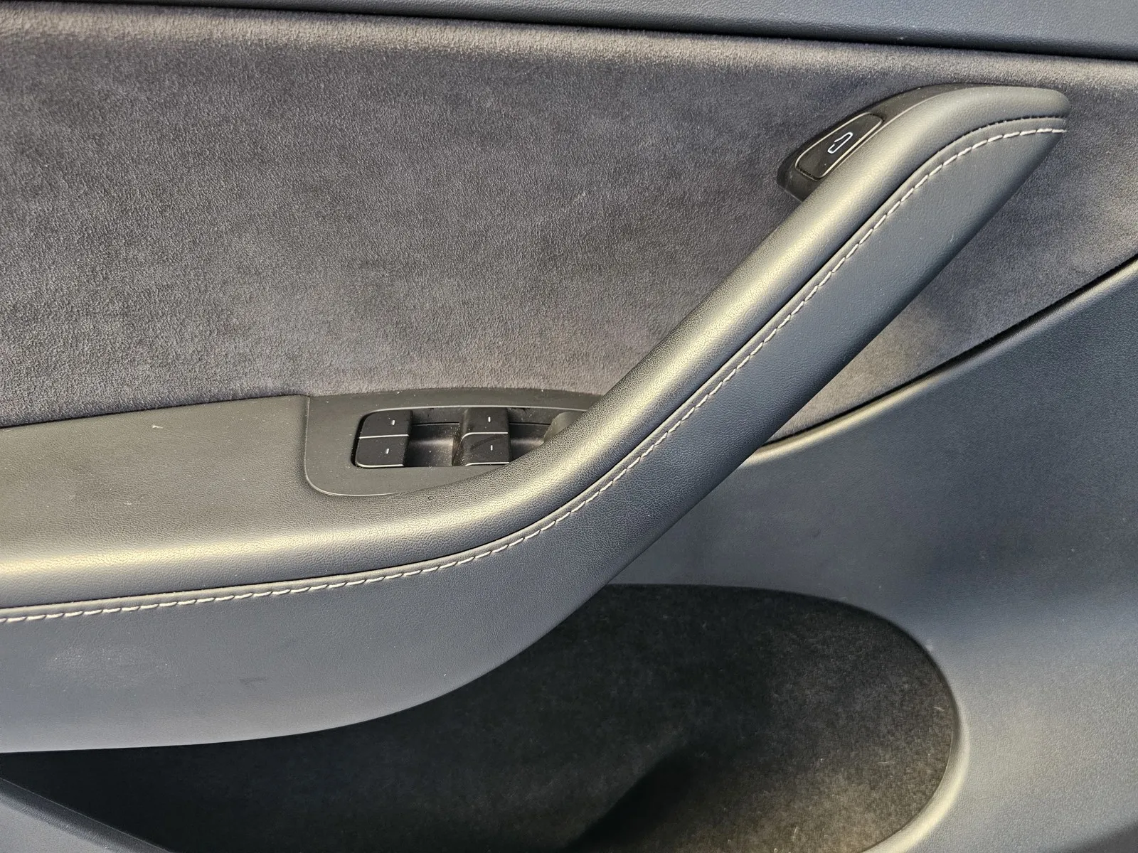 Tesla Model Y photo 13