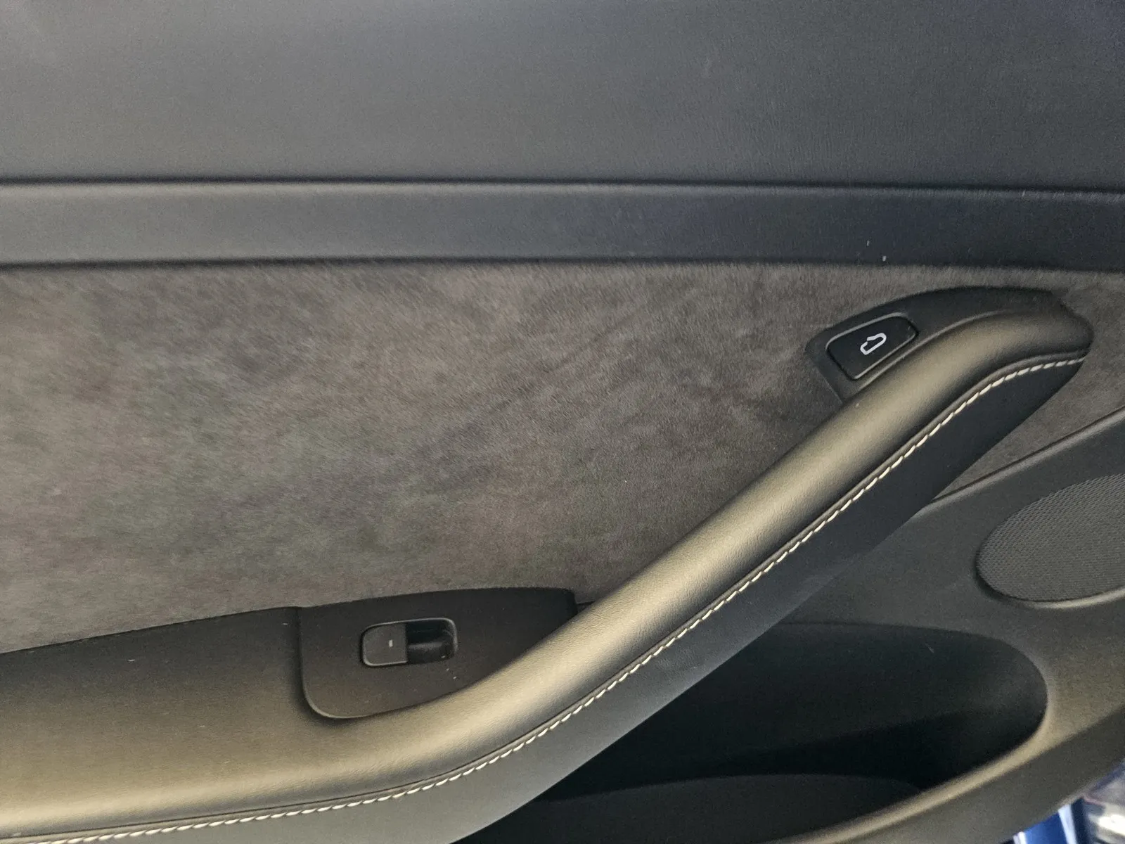 Tesla Model 3 photo 11