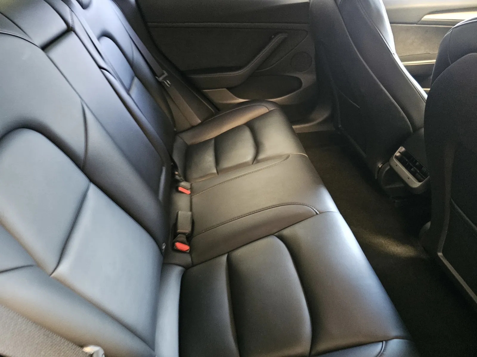Tesla Model 3 photo 9