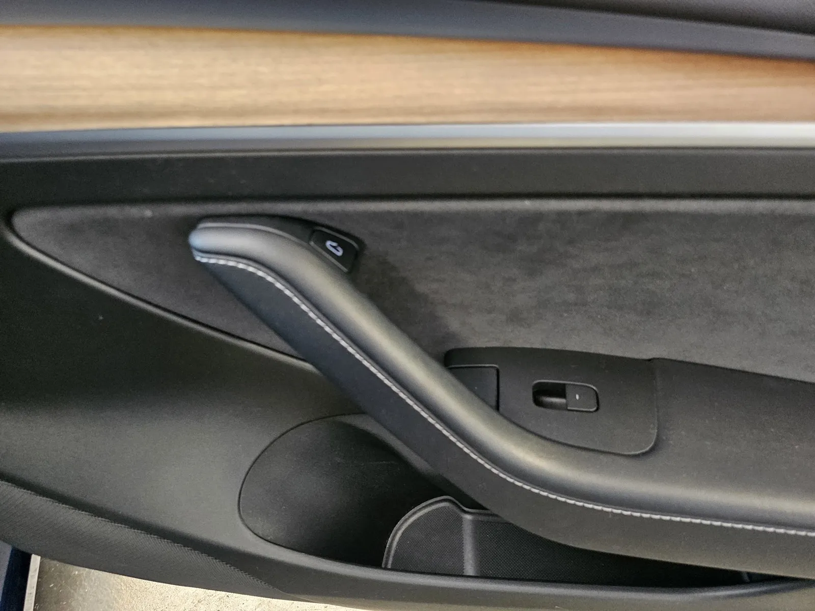 Tesla Model 3 photo 6