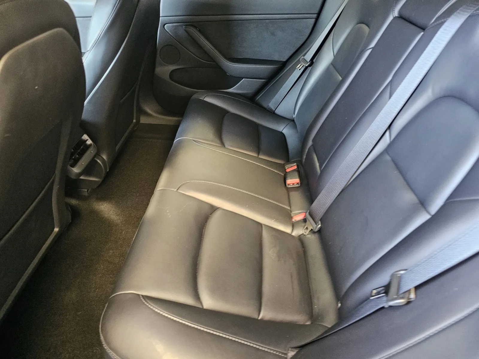 Tesla Model 3 photo 12