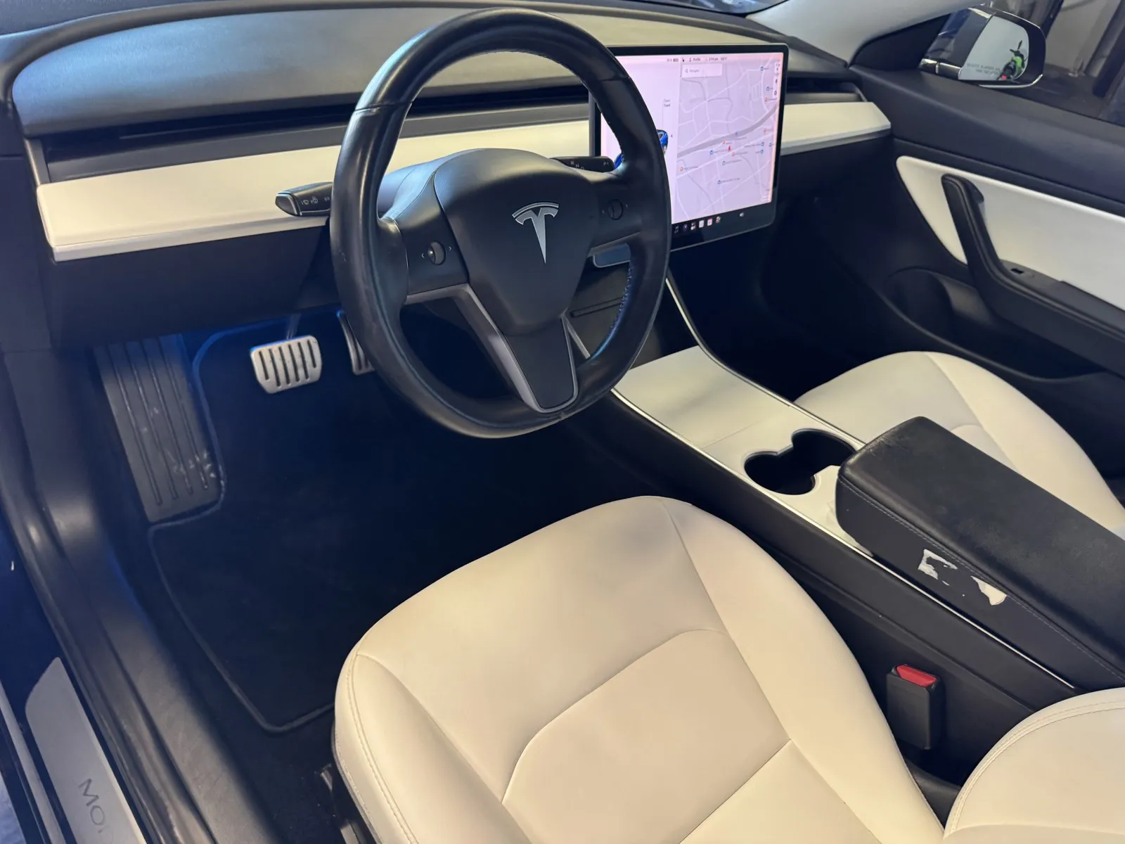 Tesla Model 3 photo 10