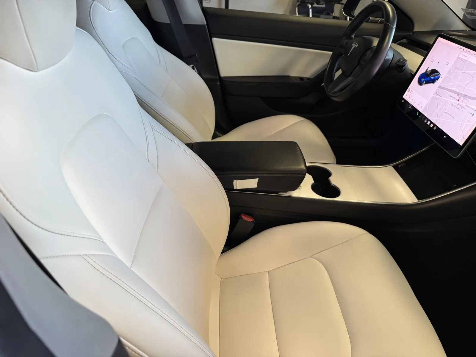 Tesla Model 3 photo 6