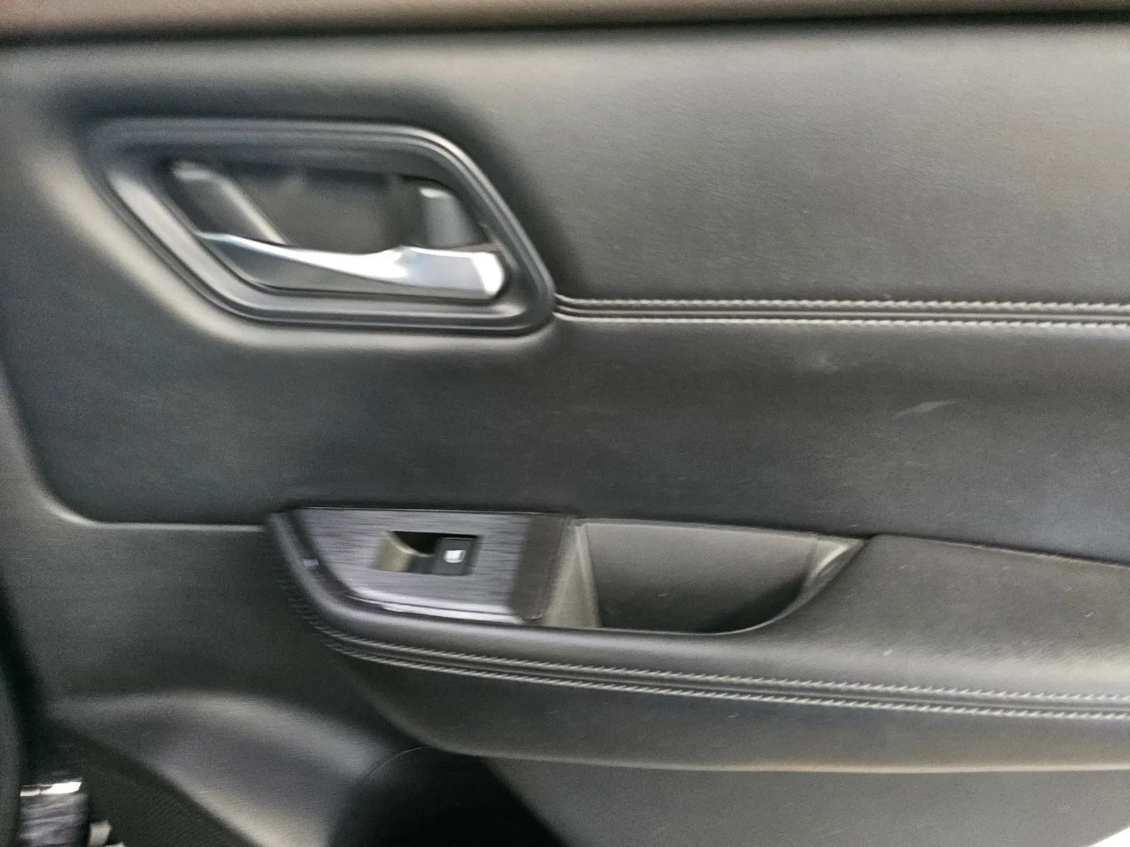 Nissan Rogue photo 8