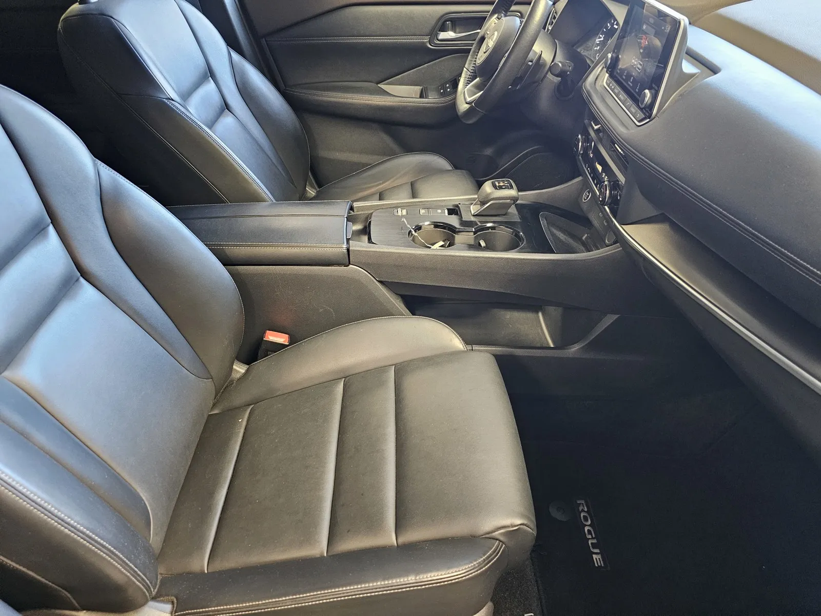 Nissan Rogue photo 7
