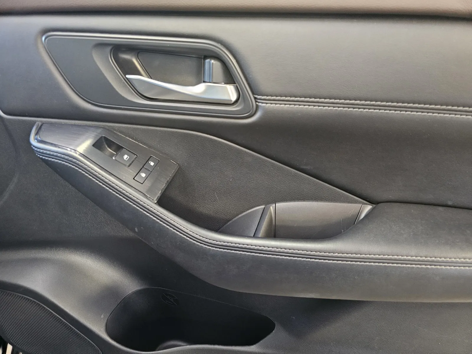 Nissan Rogue photo 6