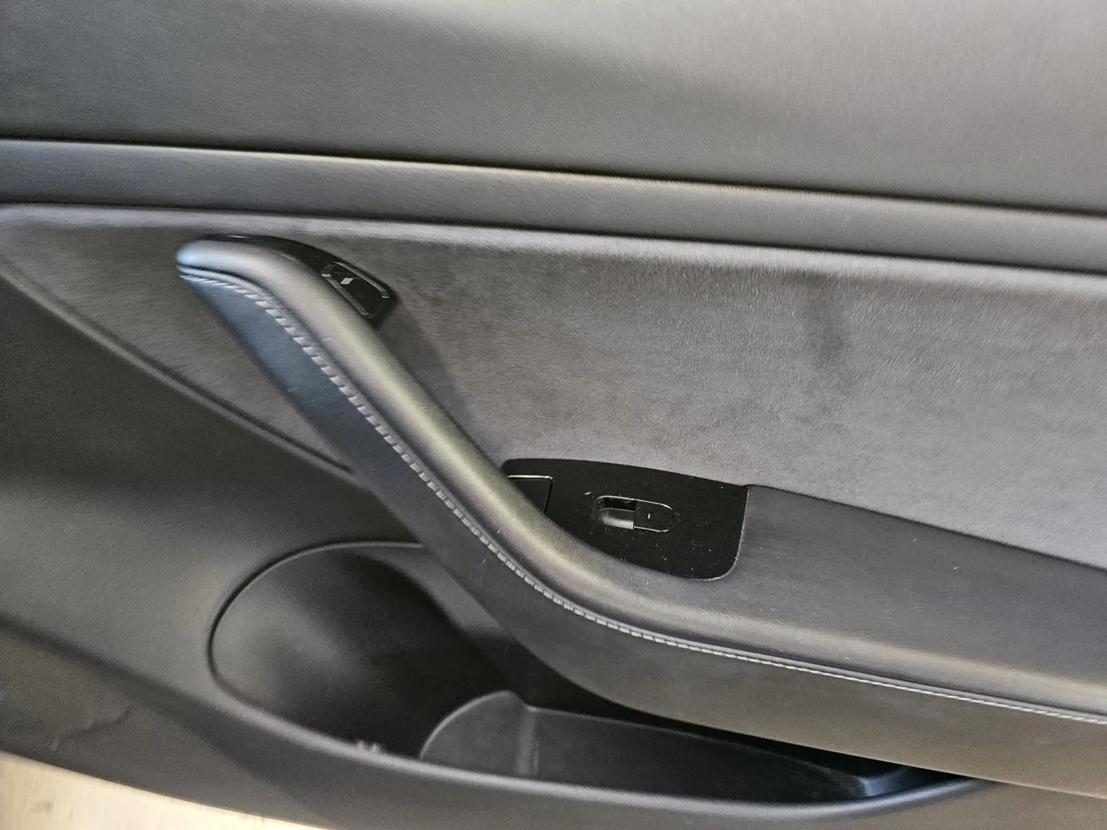 Tesla Model 3 photo 6