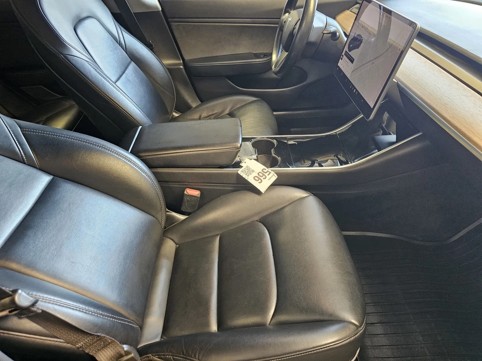 Tesla Model 3 photo 7