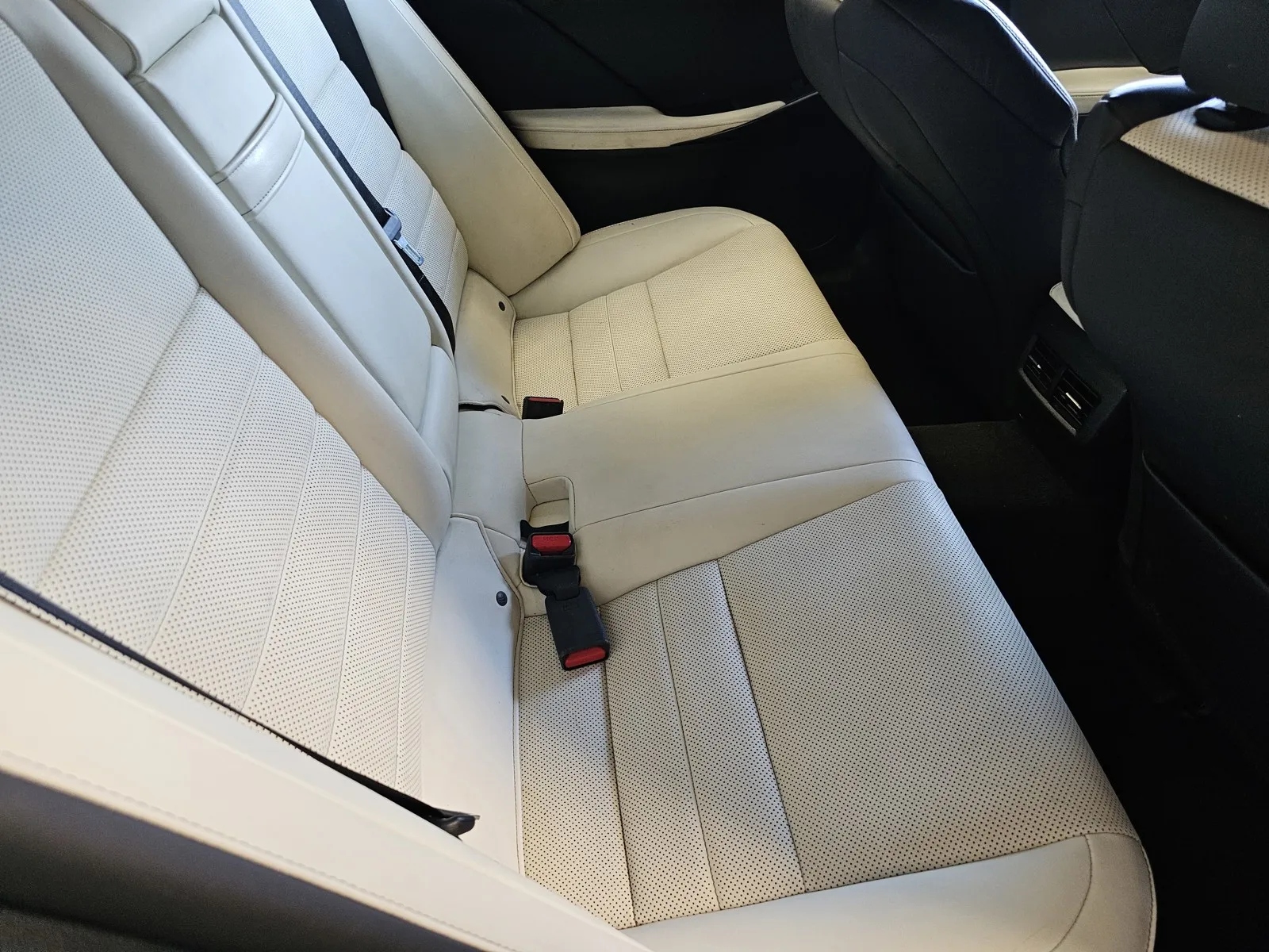 Lexus IS photo 9