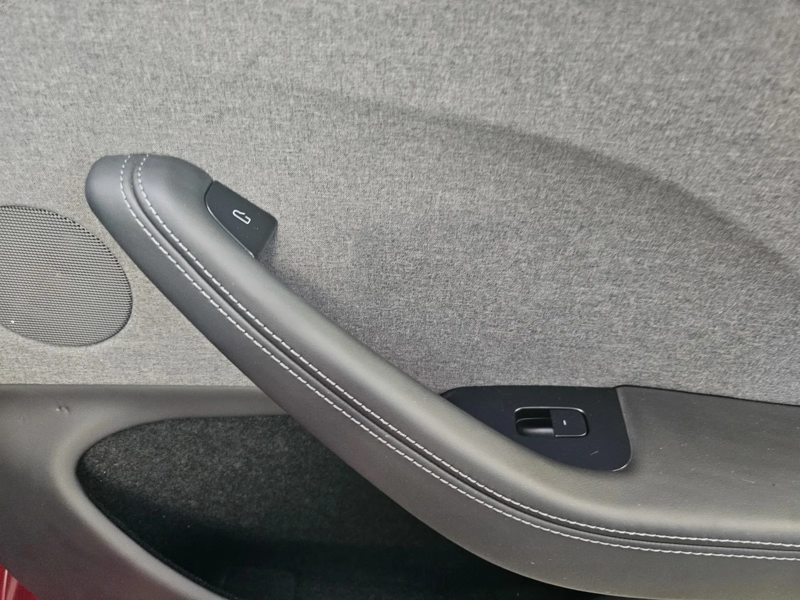 Tesla Model 3 photo 8