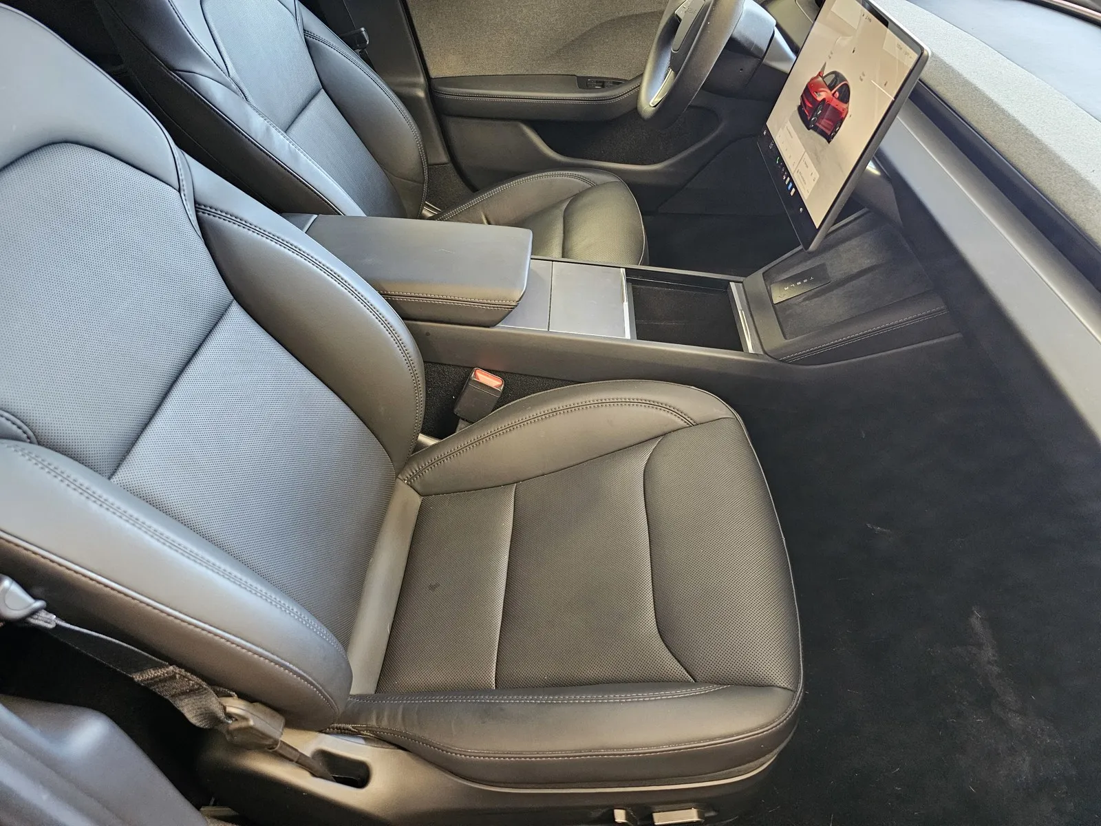 Tesla Model 3 photo 7
