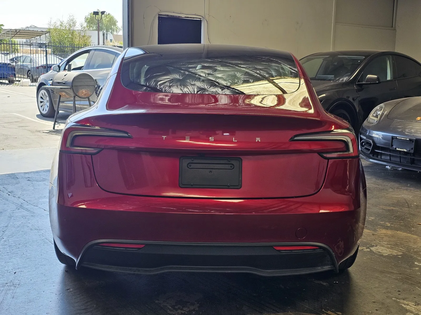 Tesla Model 3 photo 3