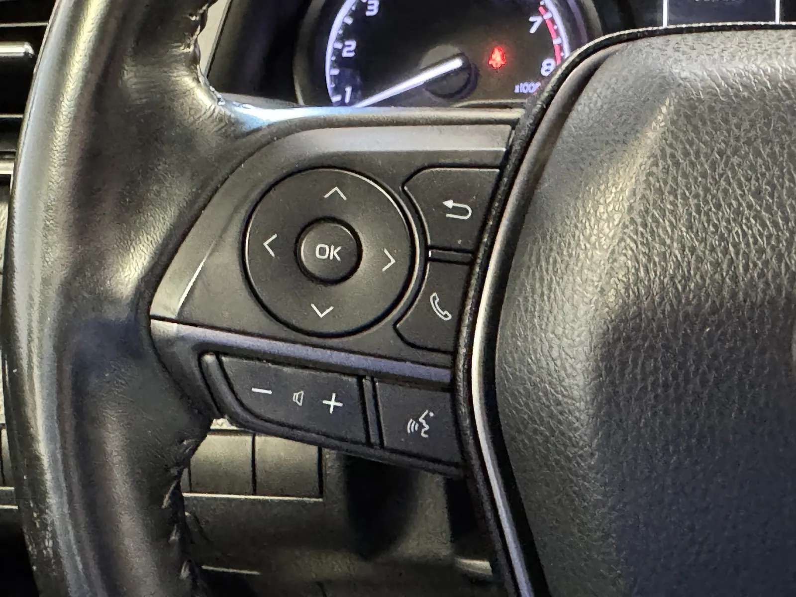Toyota Camry photo 16