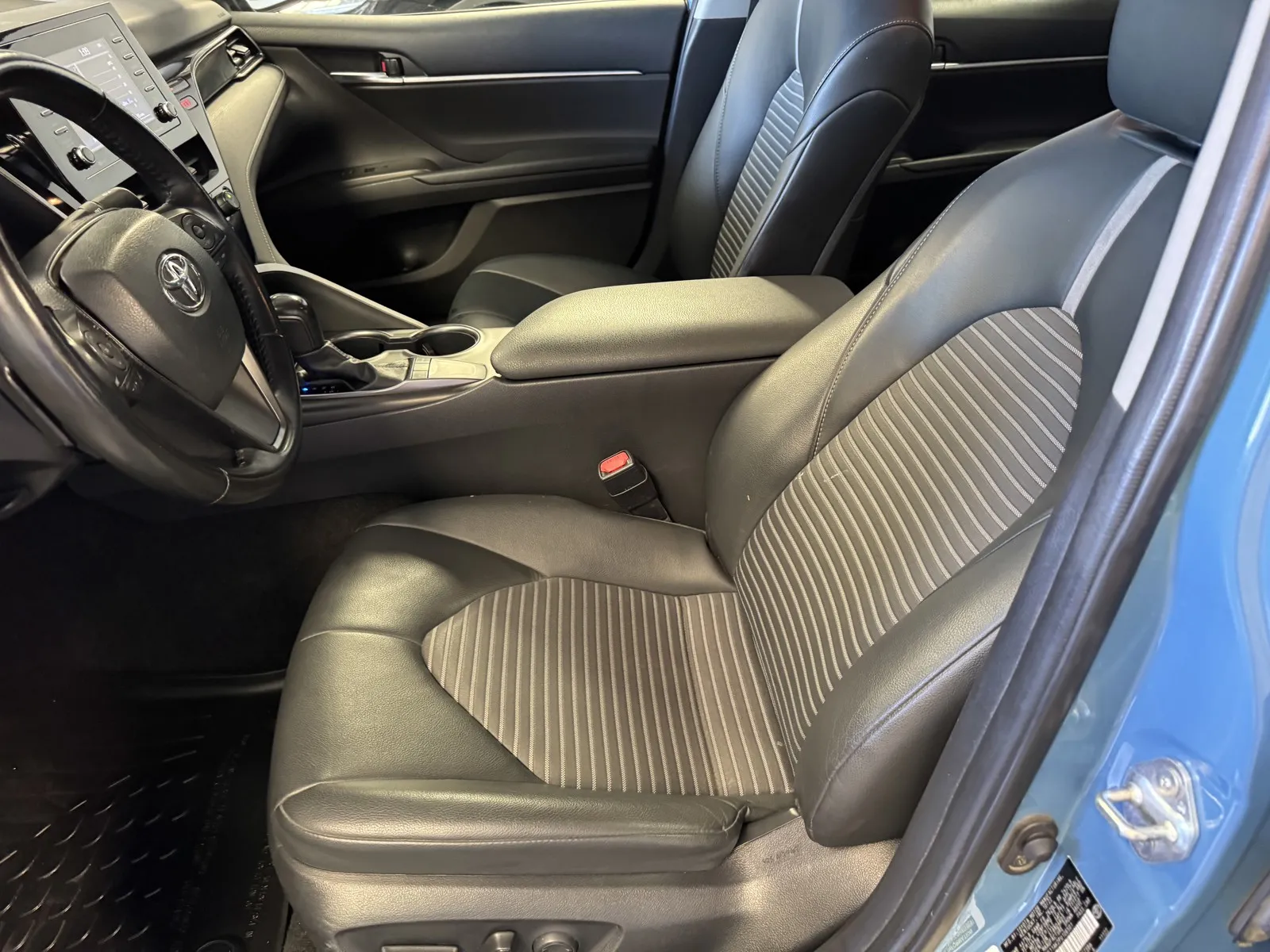 Toyota Camry photo 12